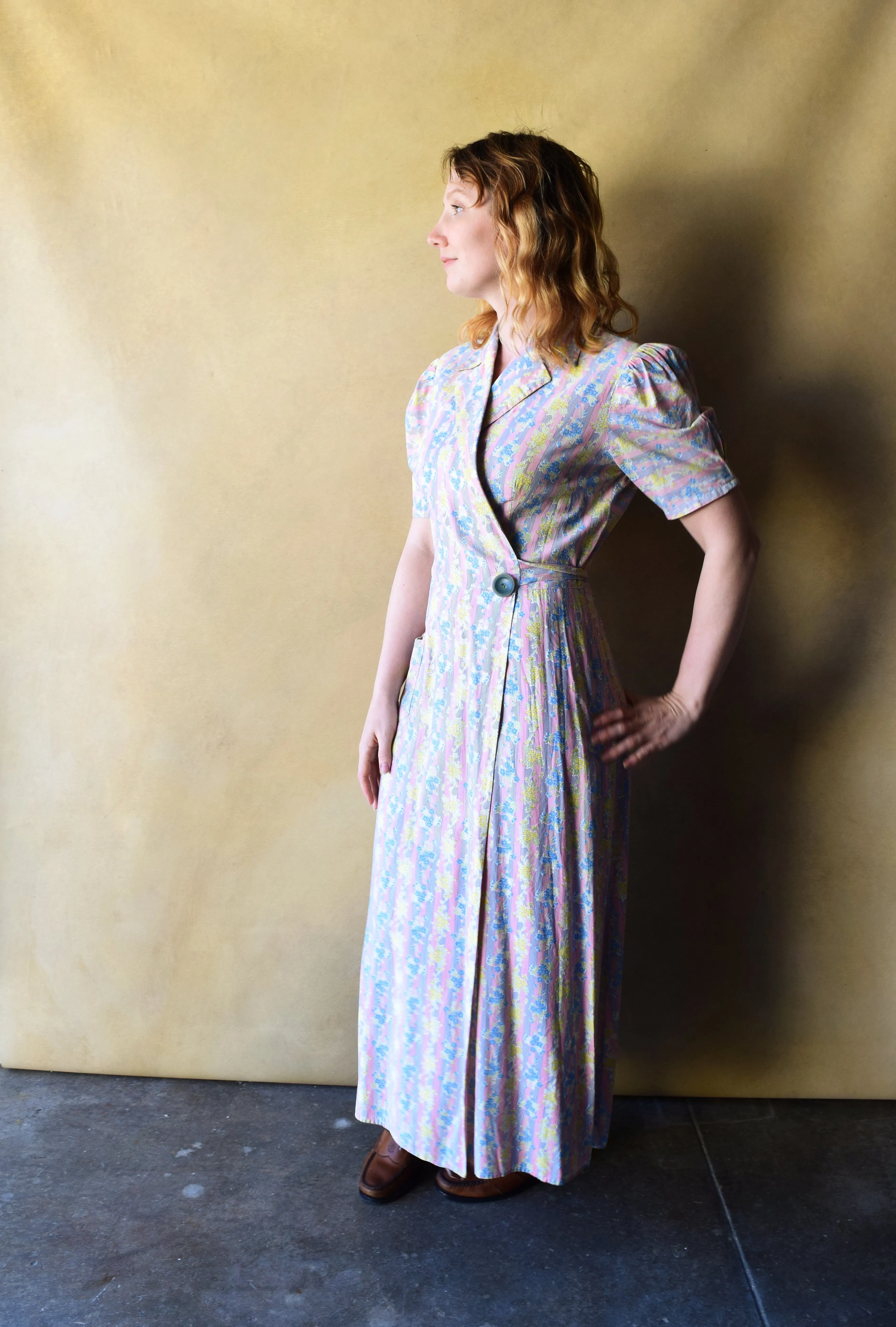 1930s dressing gown . vintage 30s house dress . size xs to s/m