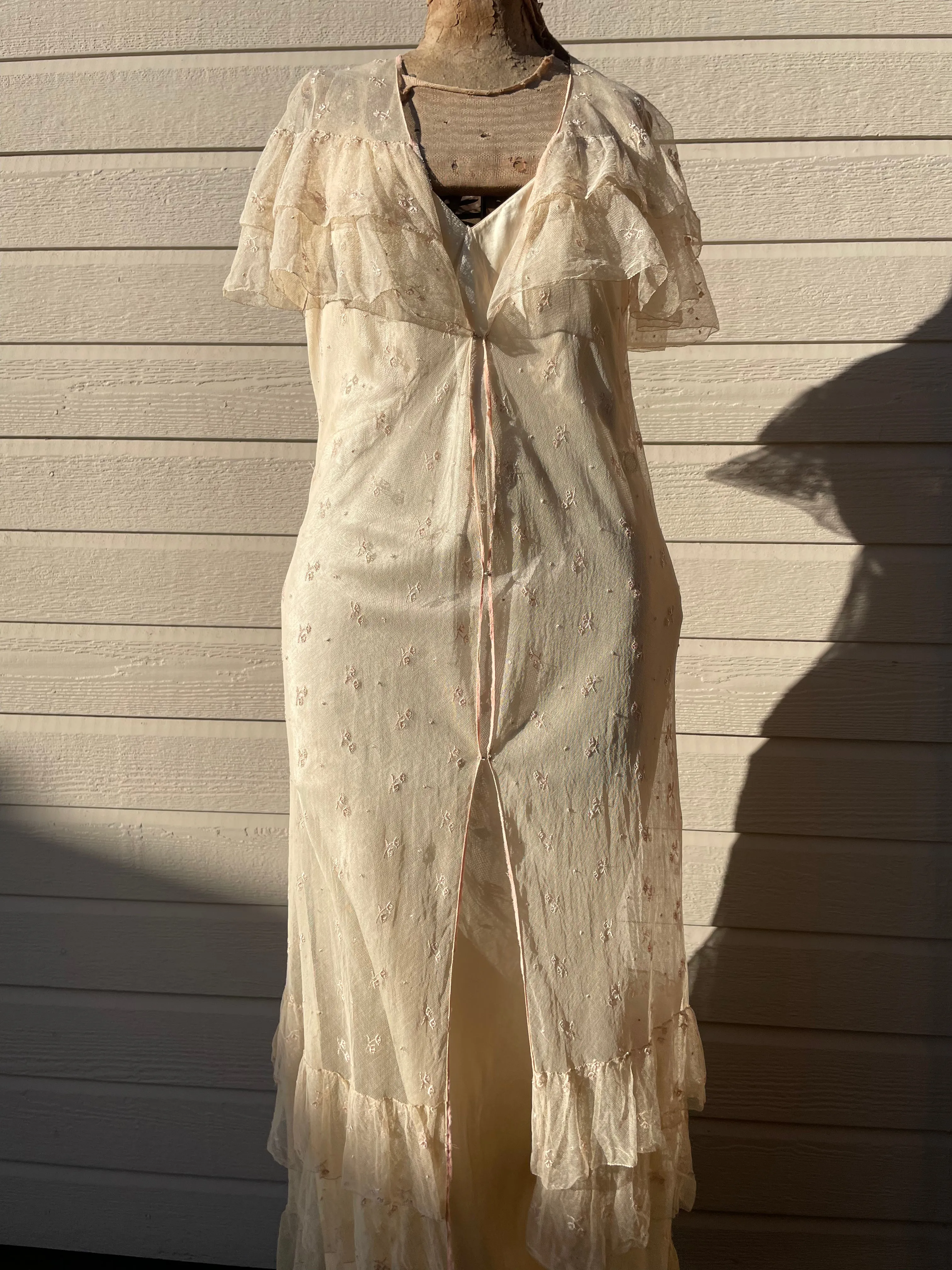 1930s Embroidered Net Ruffle Collar Peignoir Over Dress