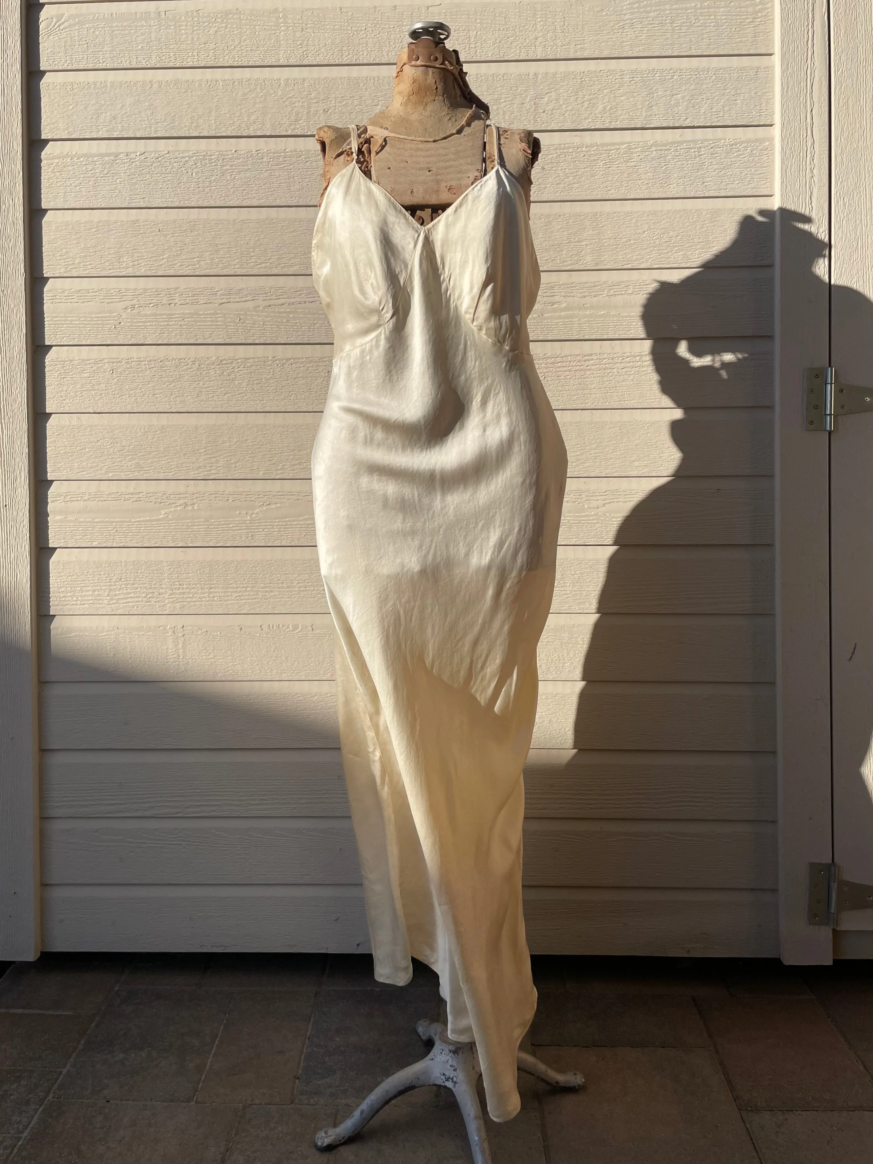 1930s Embroidered Net Ruffle Collar Peignoir Over Dress