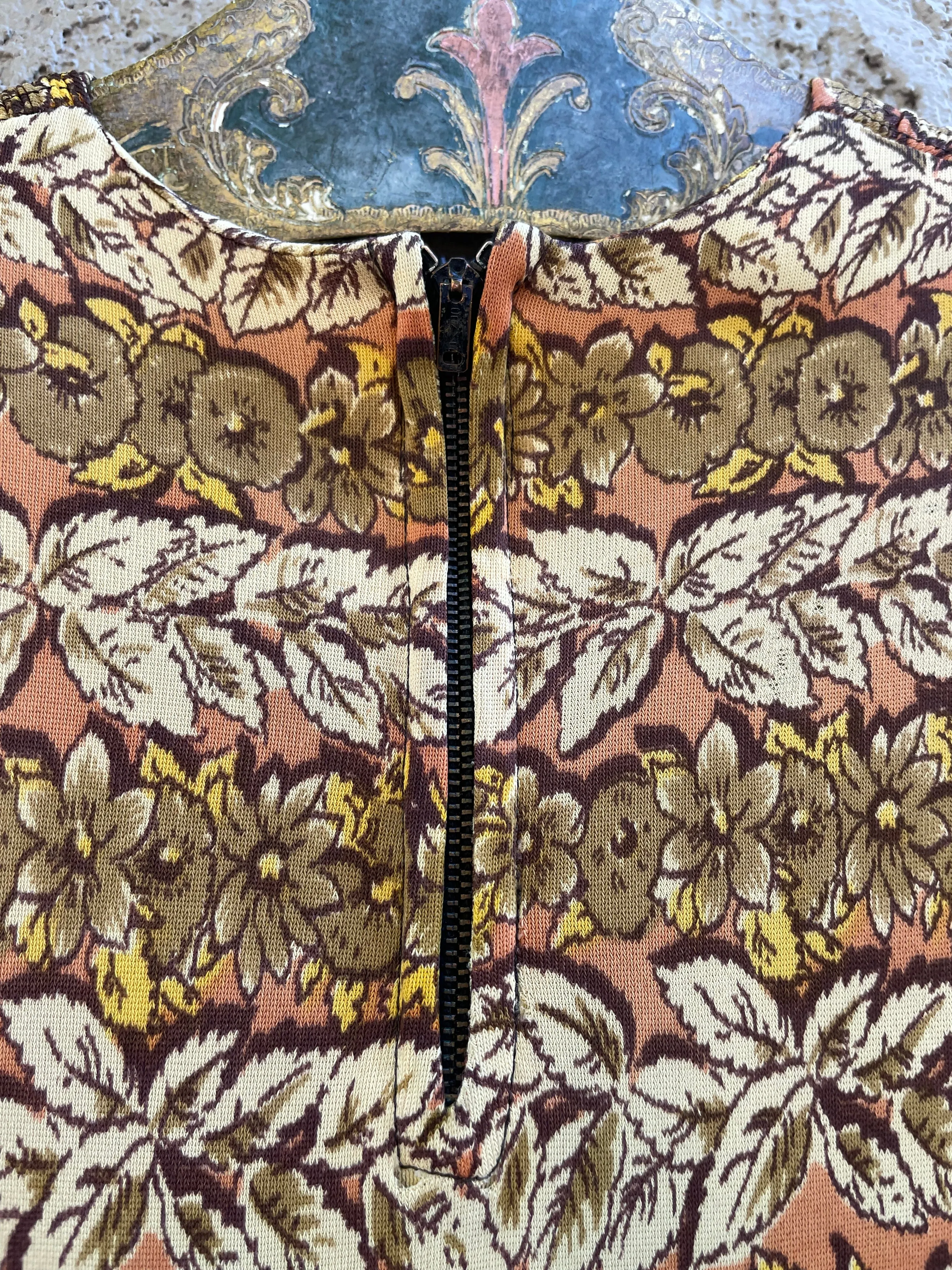 1940s Autumnal Floral Rayon Jersey Puff Sleeve Dress