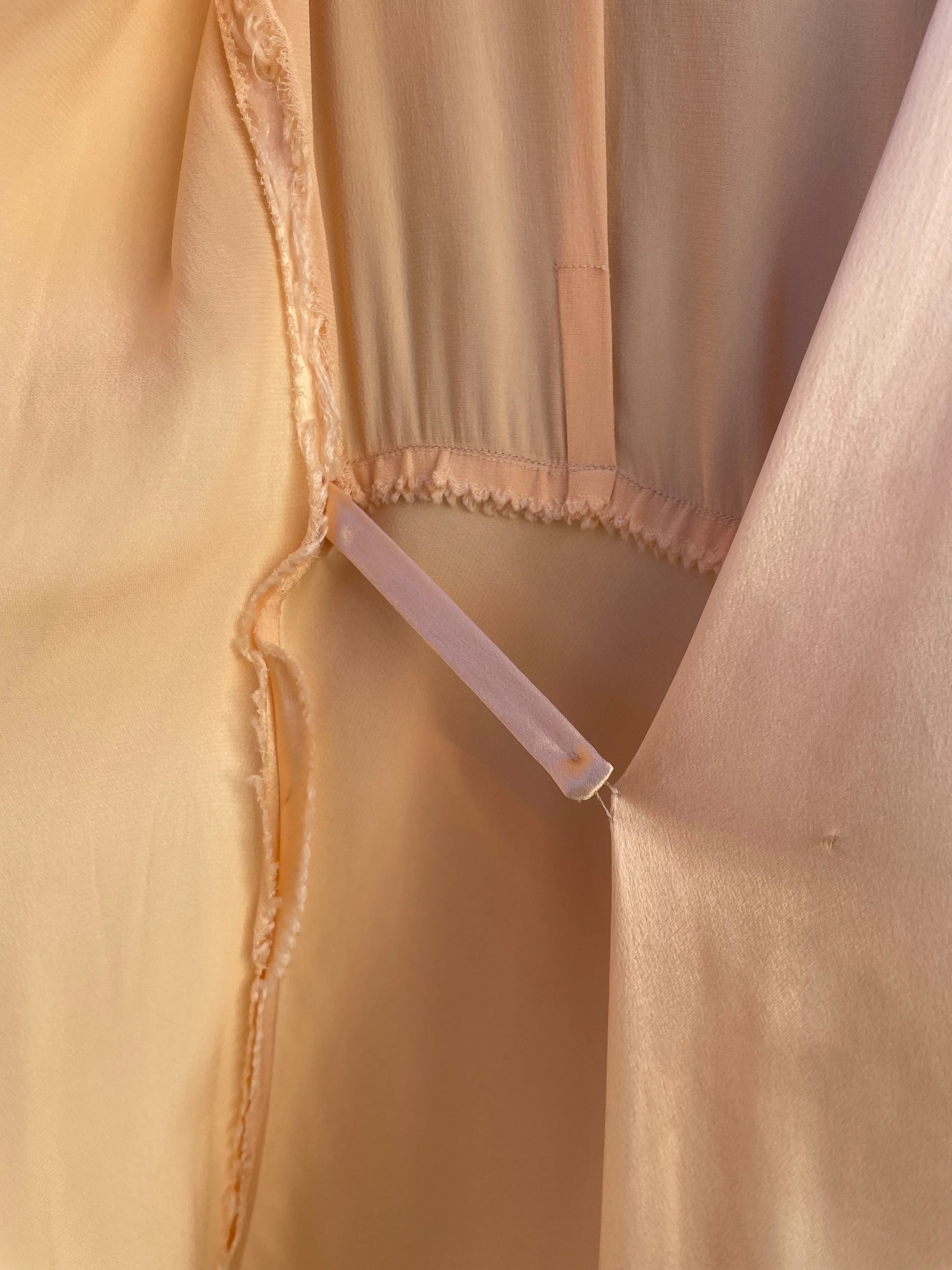1940s Pale Pink Sumptuous Rayon Satin Dressing Gown Peignoir