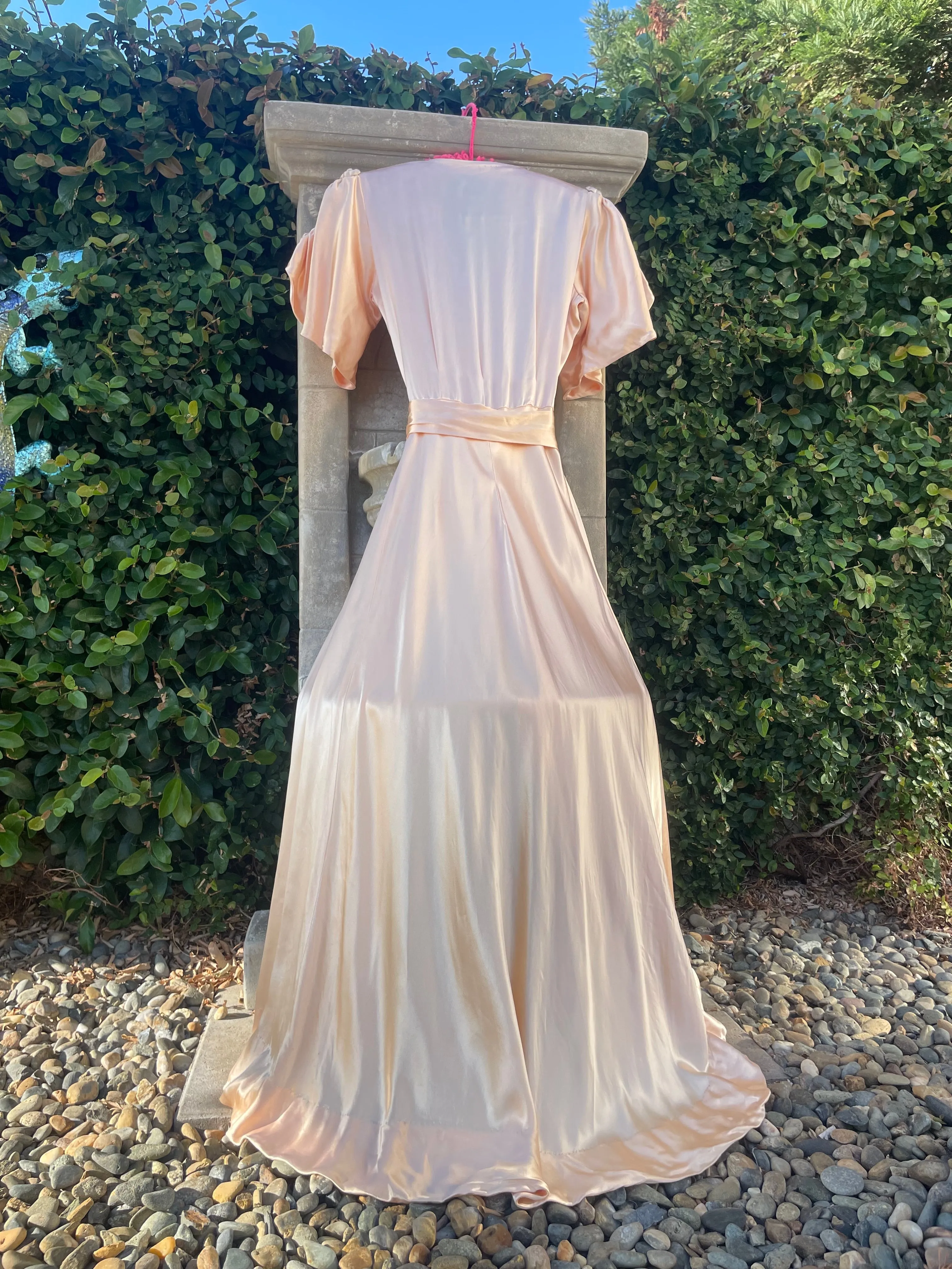 1940s Pale Pink Sumptuous Rayon Satin Dressing Gown Peignoir