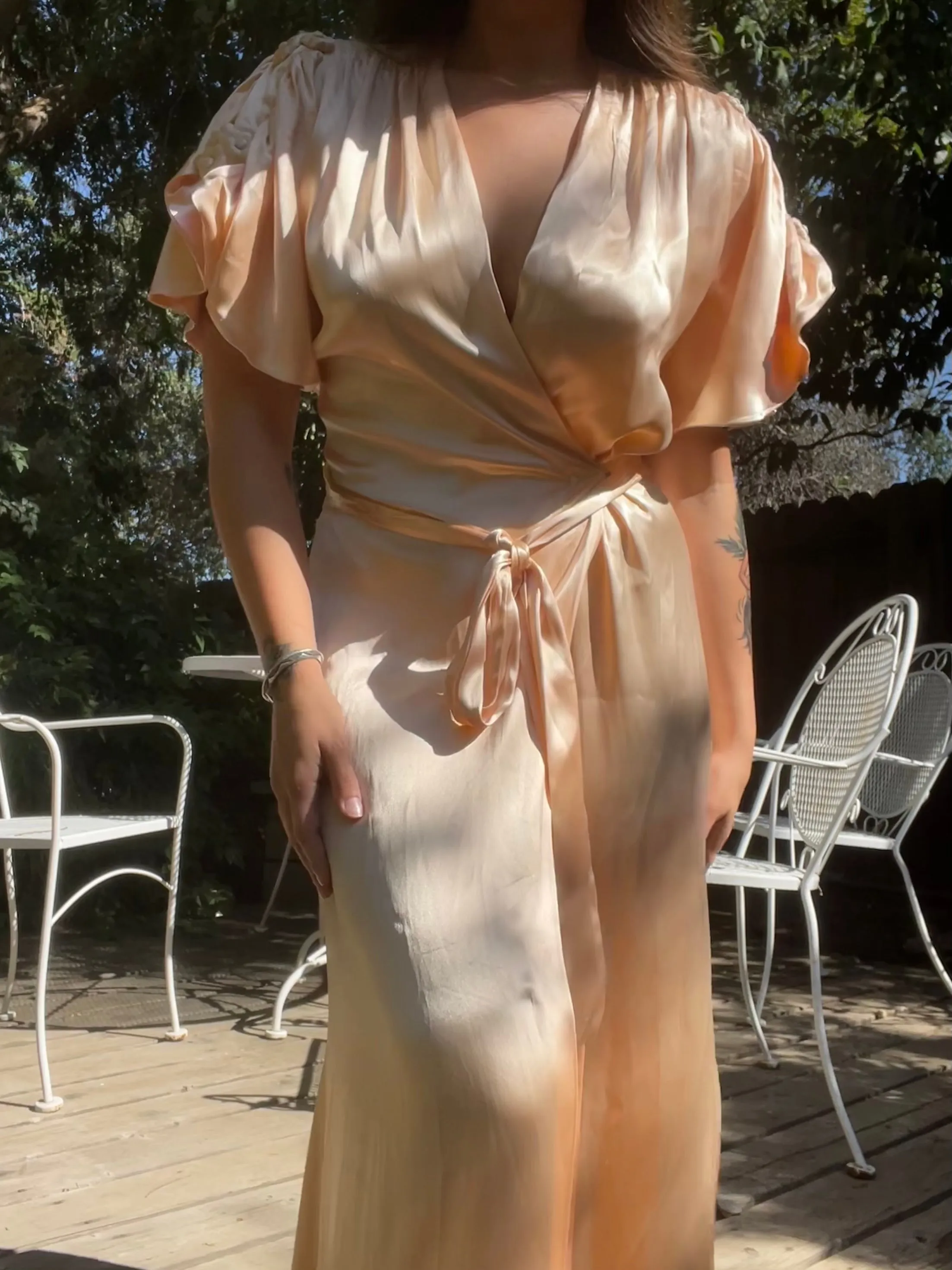 1940s Pale Pink Sumptuous Rayon Satin Dressing Gown Peignoir