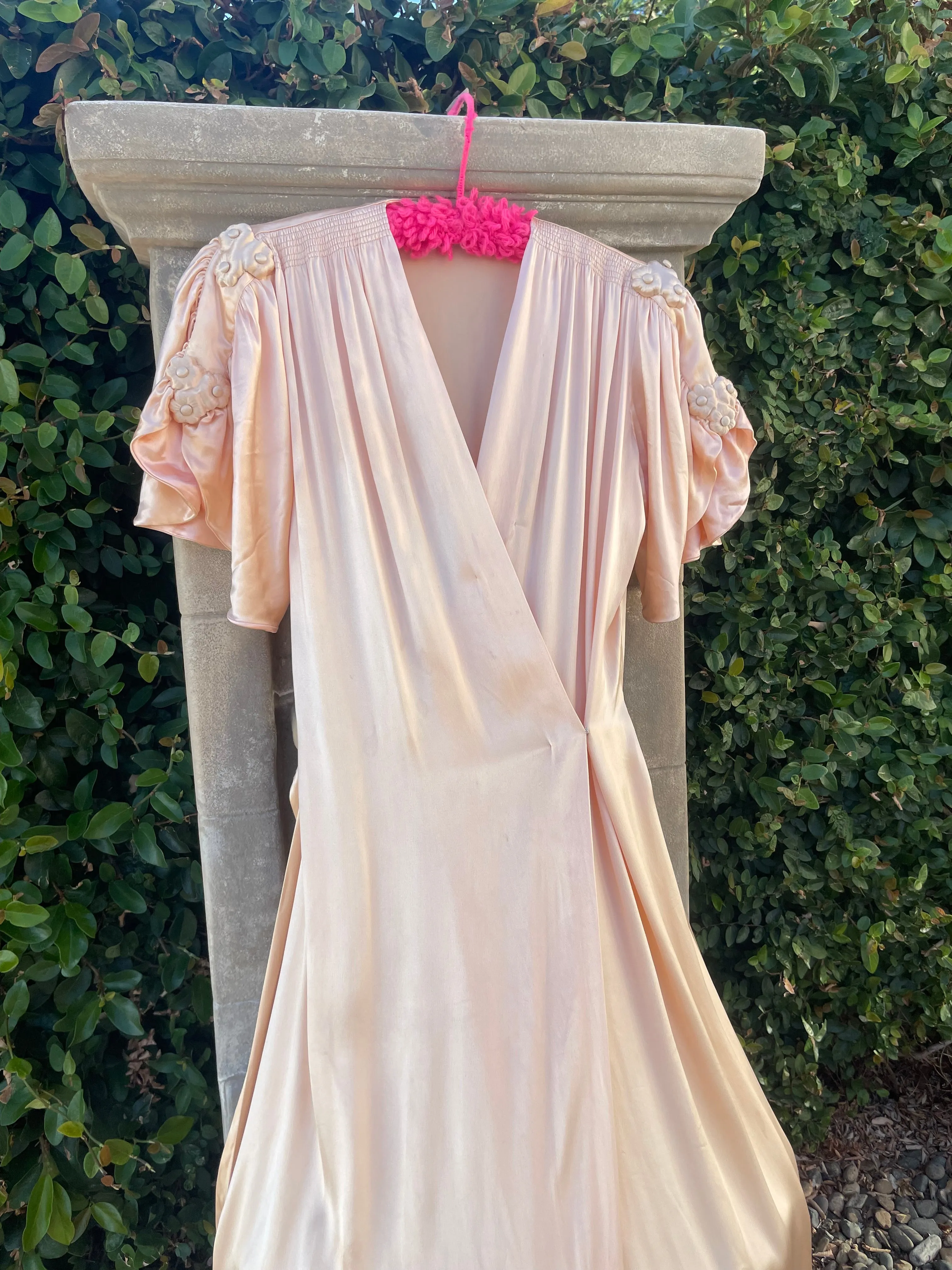 1940s Pale Pink Sumptuous Rayon Satin Dressing Gown Peignoir