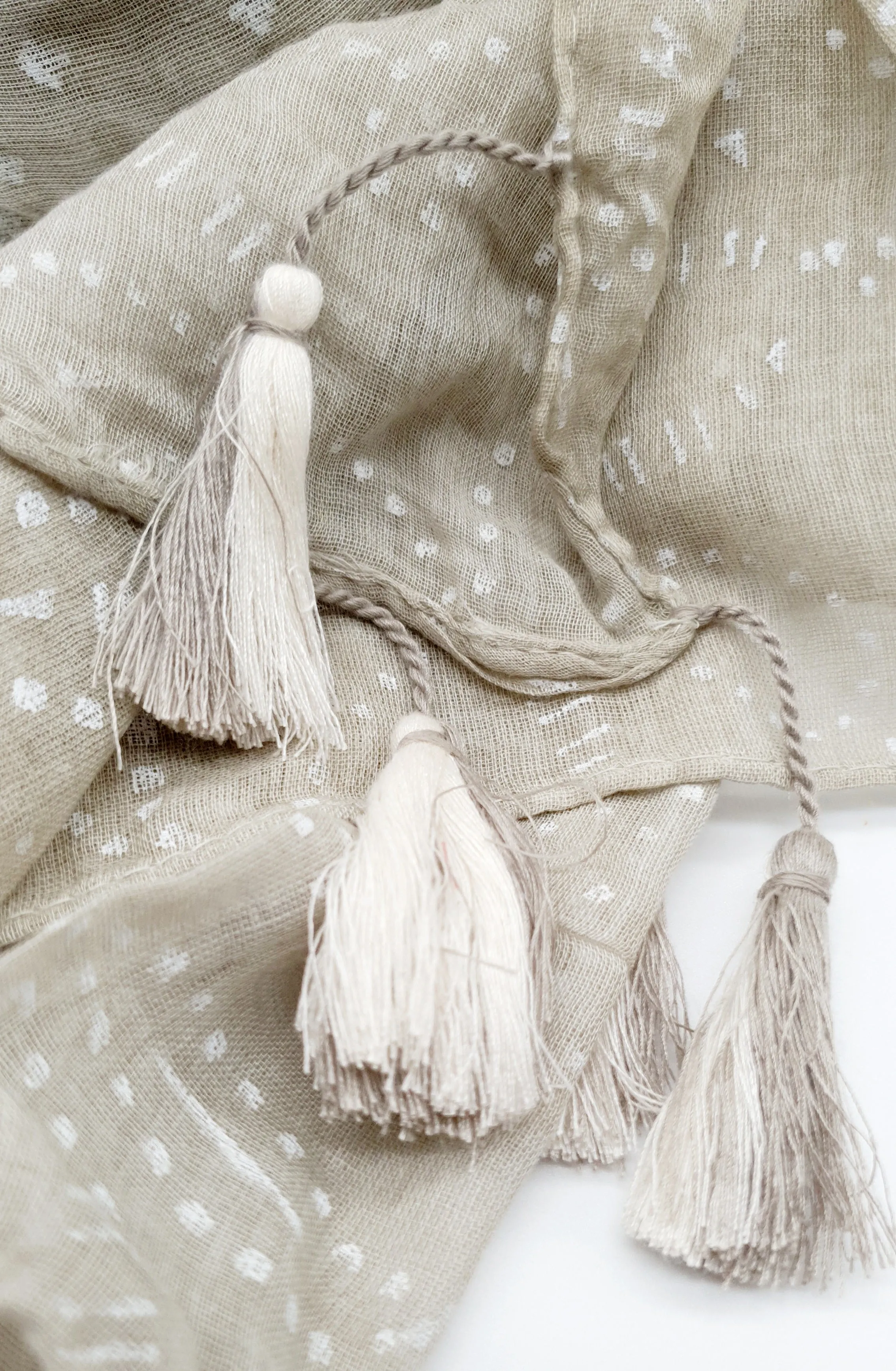 Beige pattern Tassel Scarf