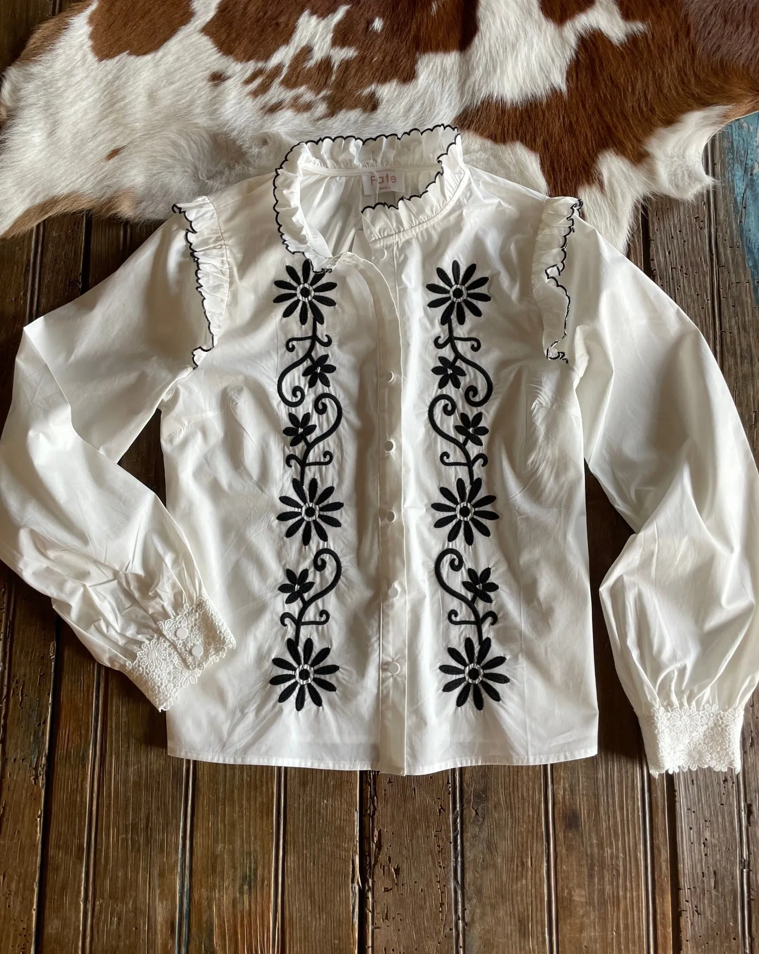Chehalis Embroidered Blouse