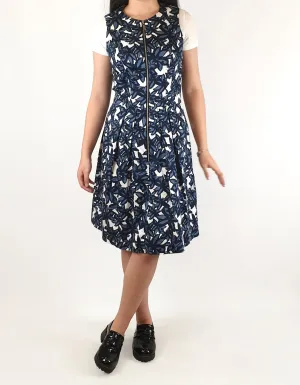 Cue blue and white flower print dress size 6