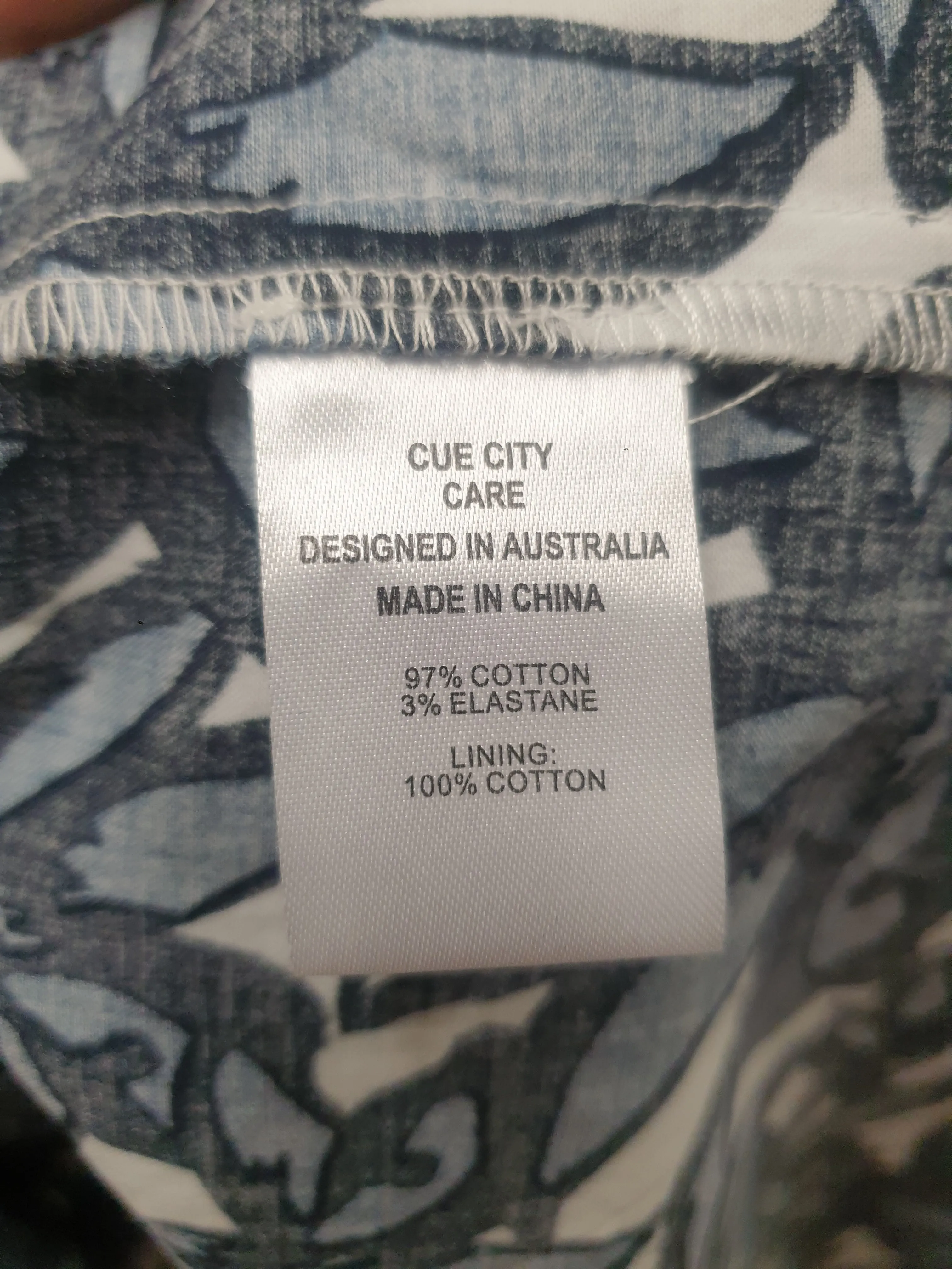 Cue blue and white flower print dress size 6
