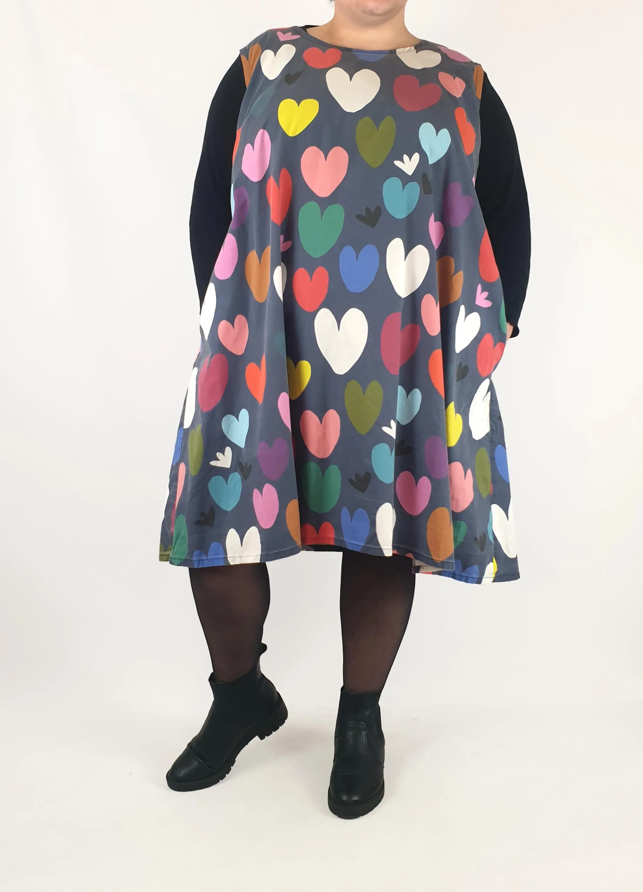 Doops navy dress with heart print size XXXL (note: significant wear)