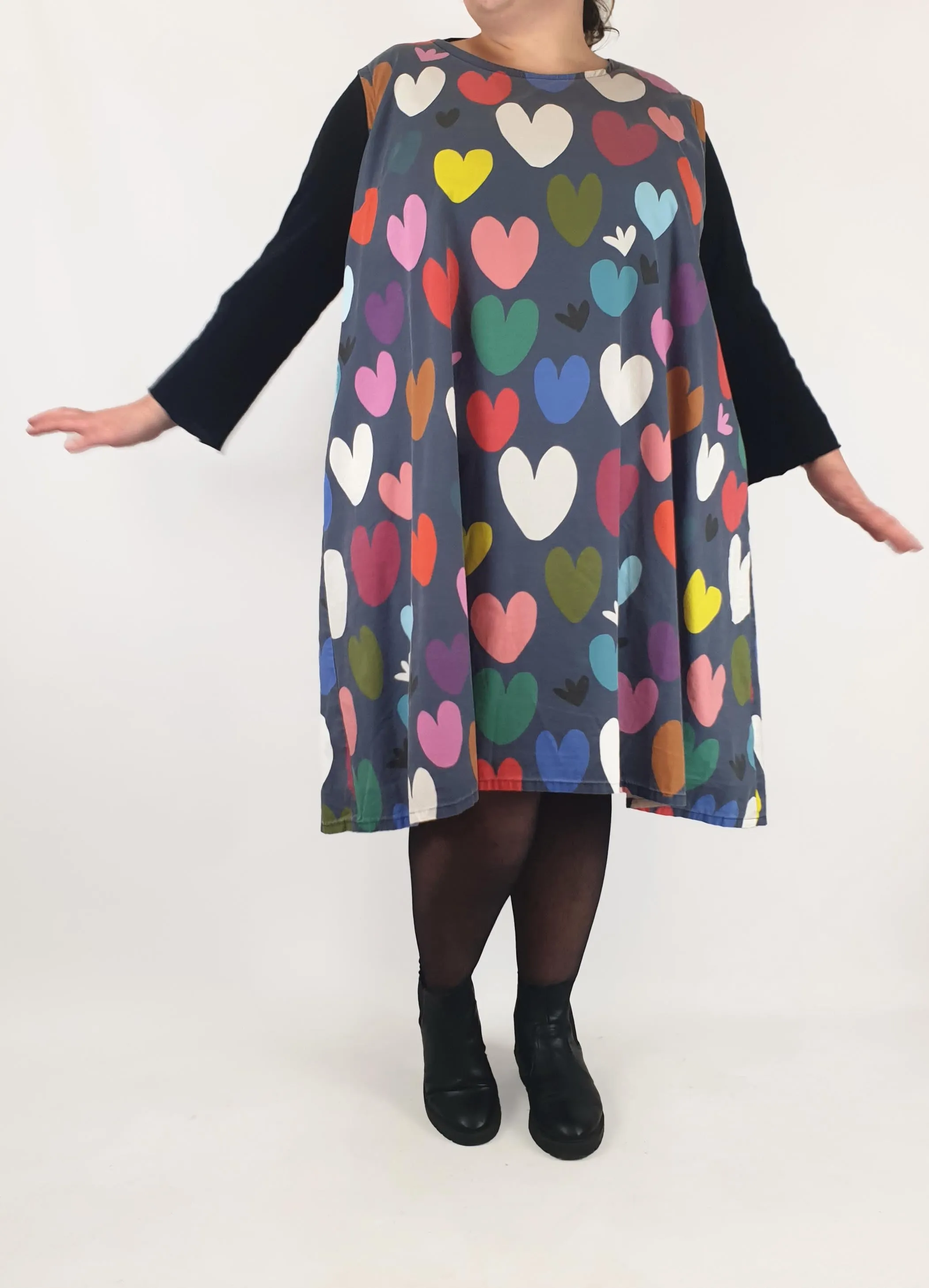Doops navy dress with heart print size XXXL (note: significant wear)