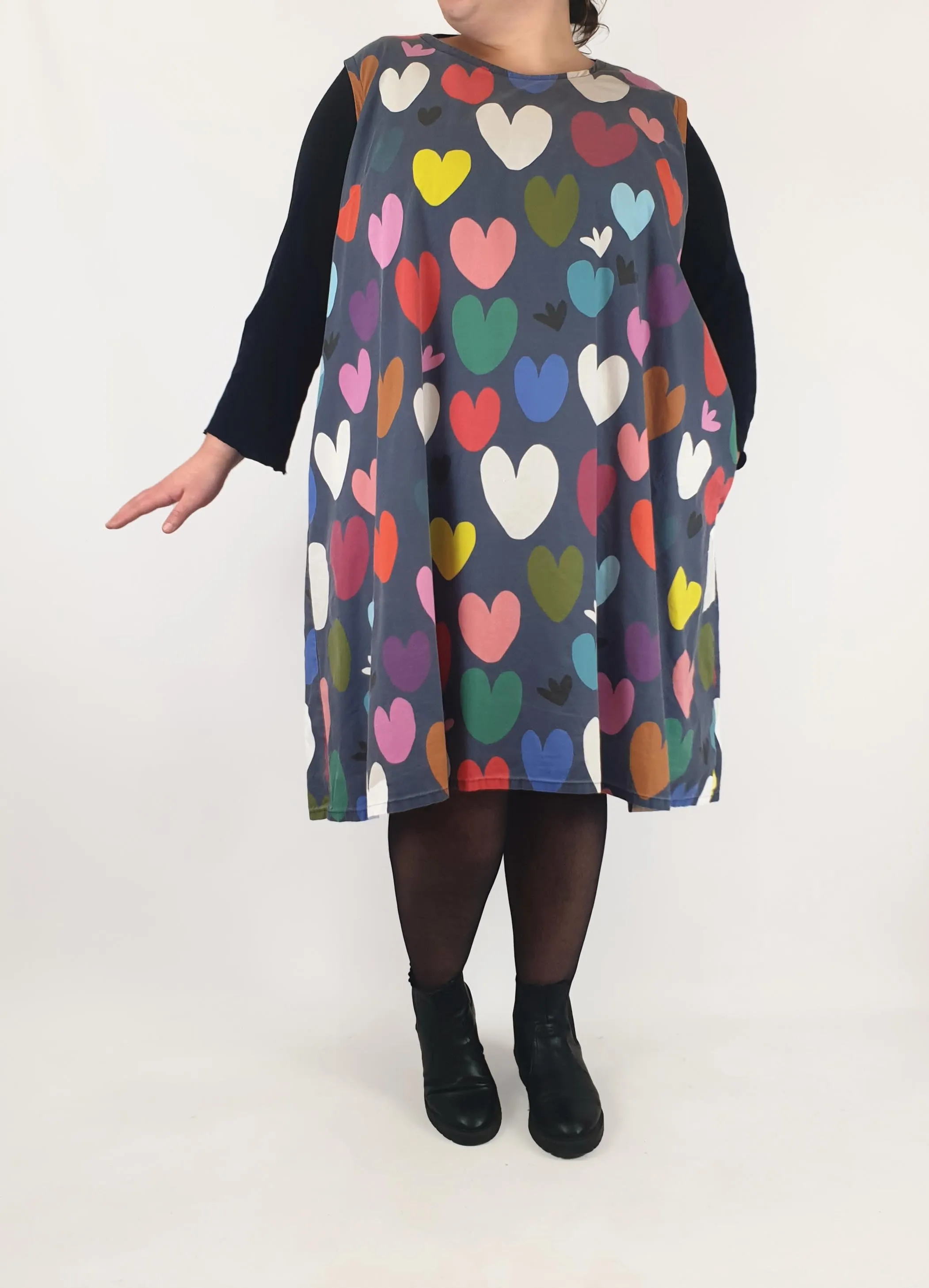 Doops navy dress with heart print size XXXL (note: significant wear)