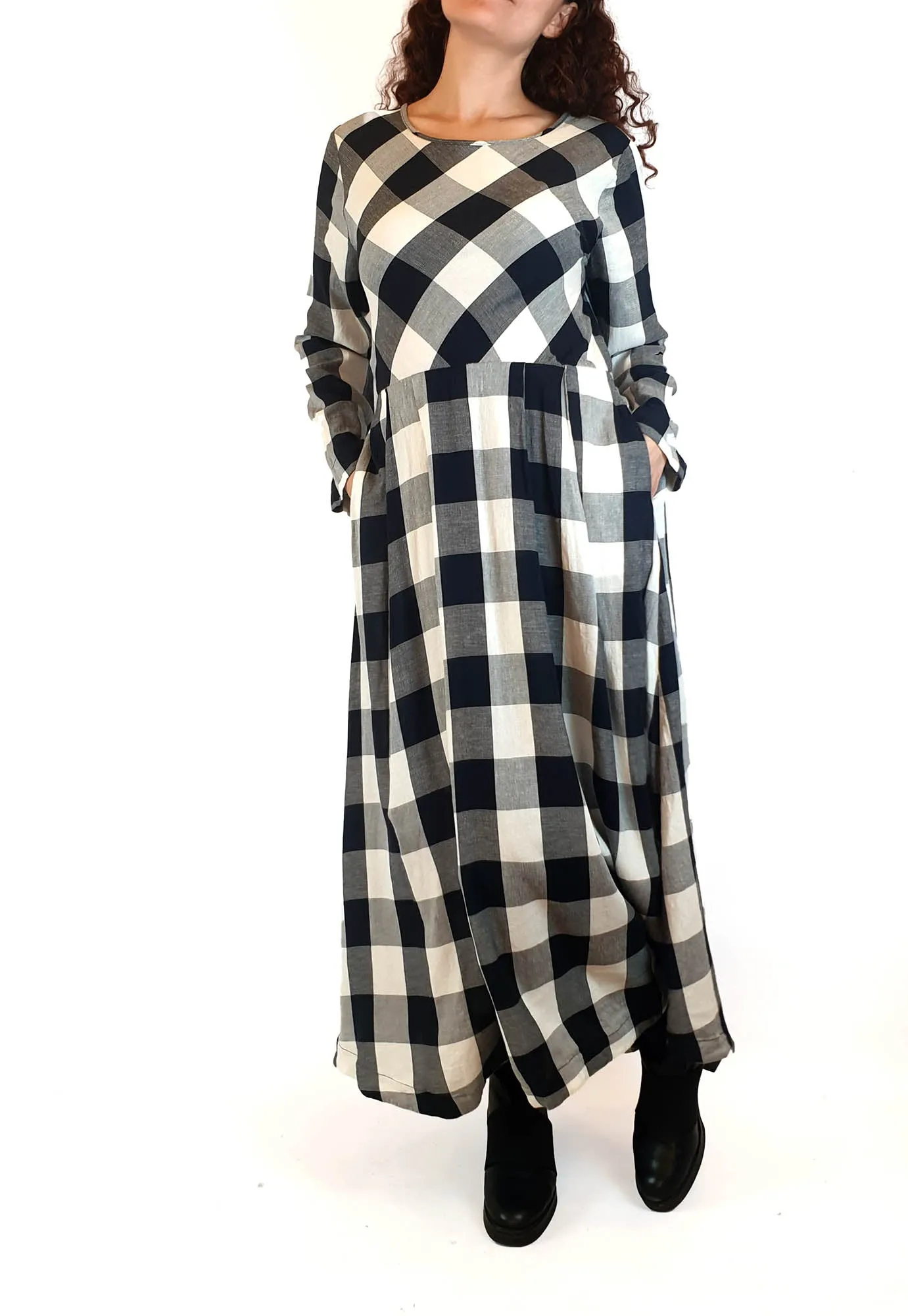 Elk black and white check long sleeve maxi dress size 10