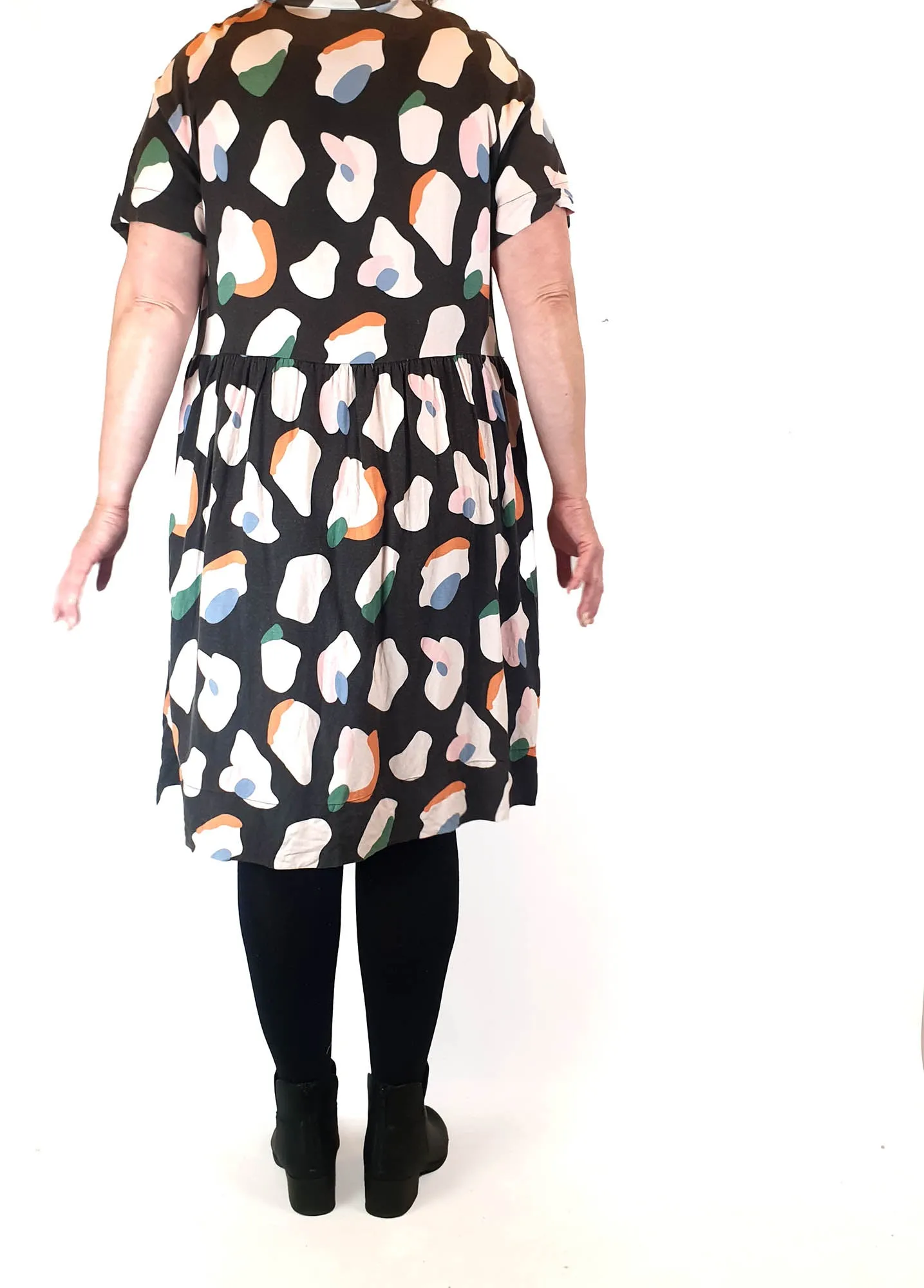 Elm colourful print tee shirt style dress size 18