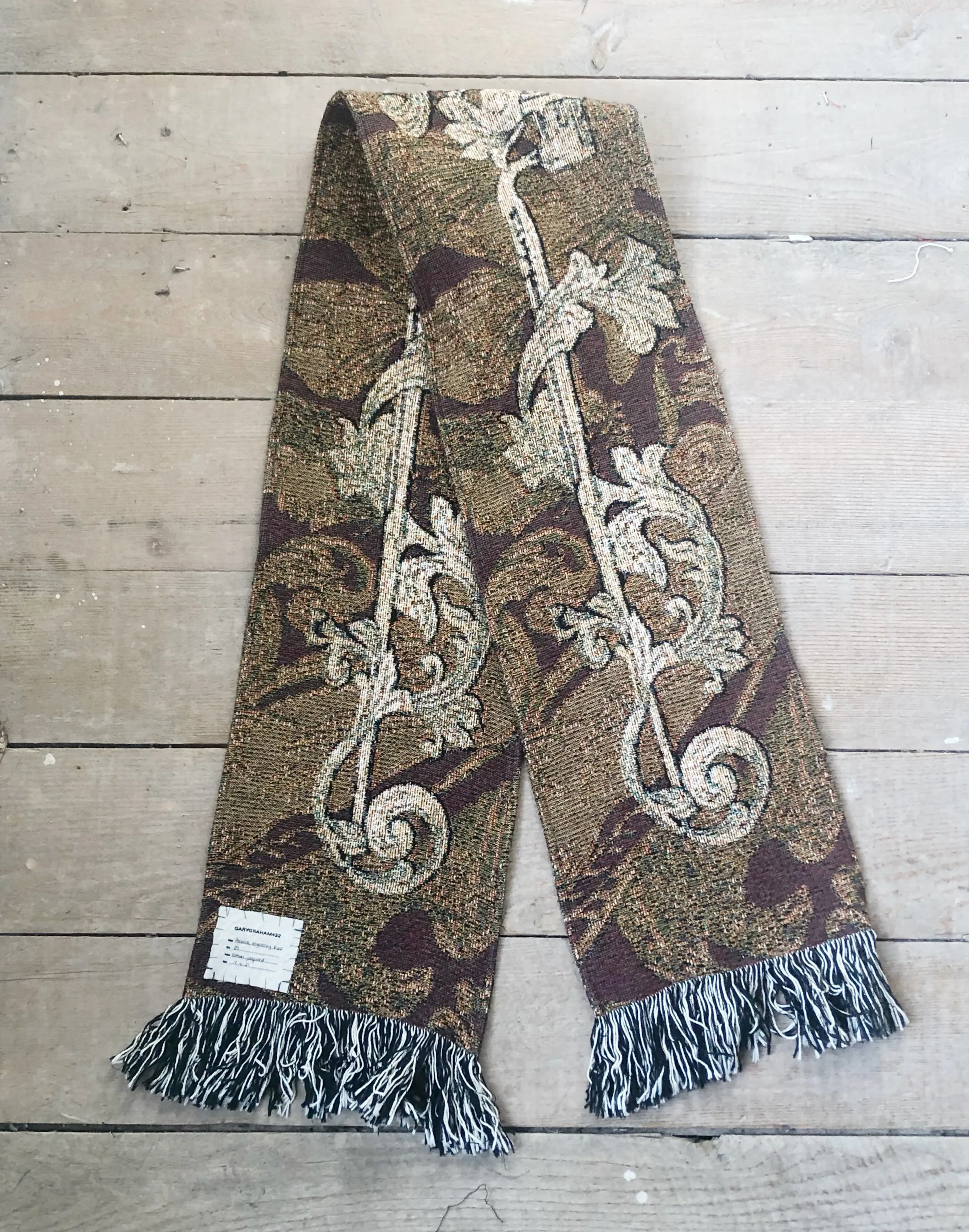 flemish engraving scarf brown/gold