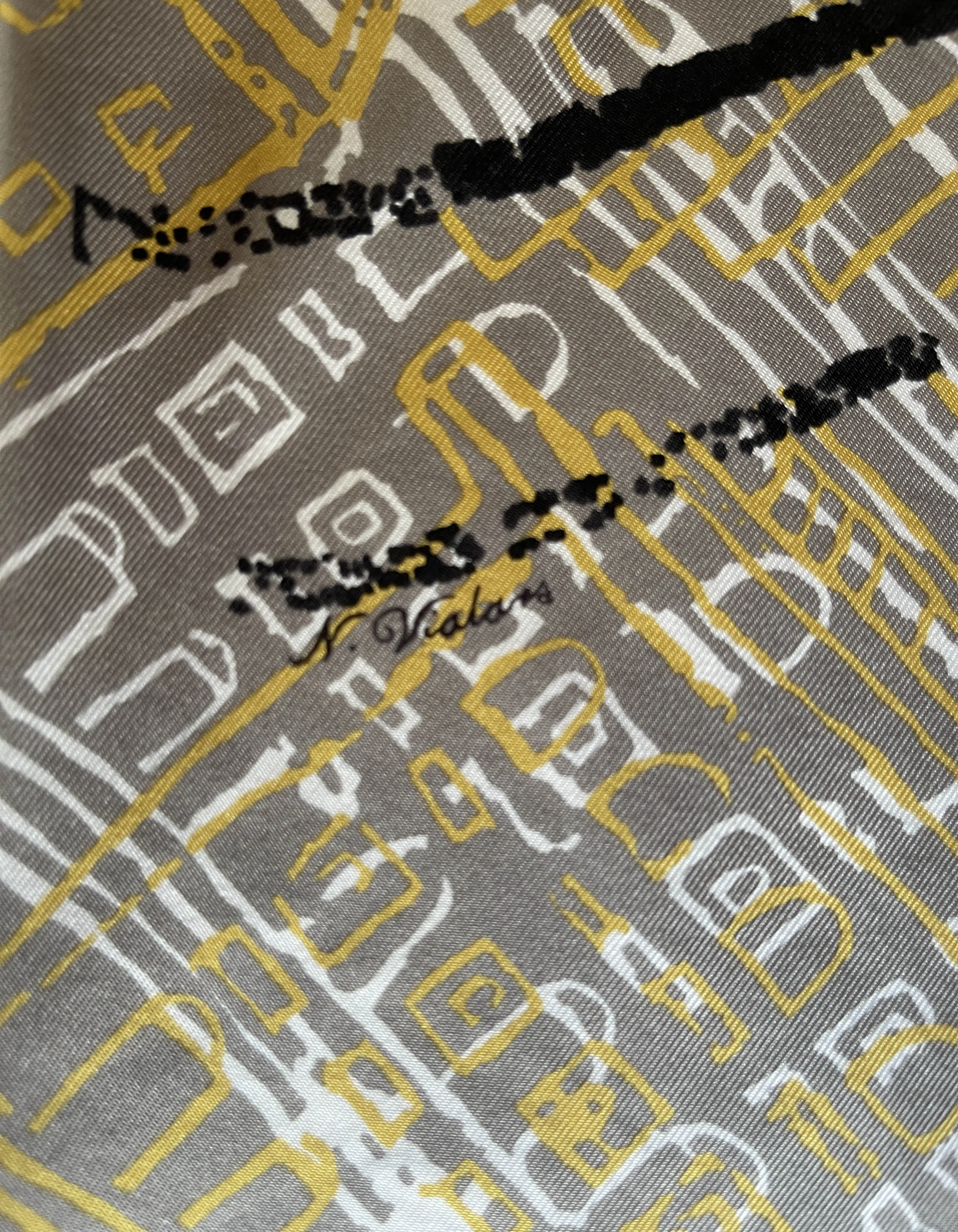 Hermes COLLECTORS Black/White/Gold De Passage a New York 90cm Silk Scarf
