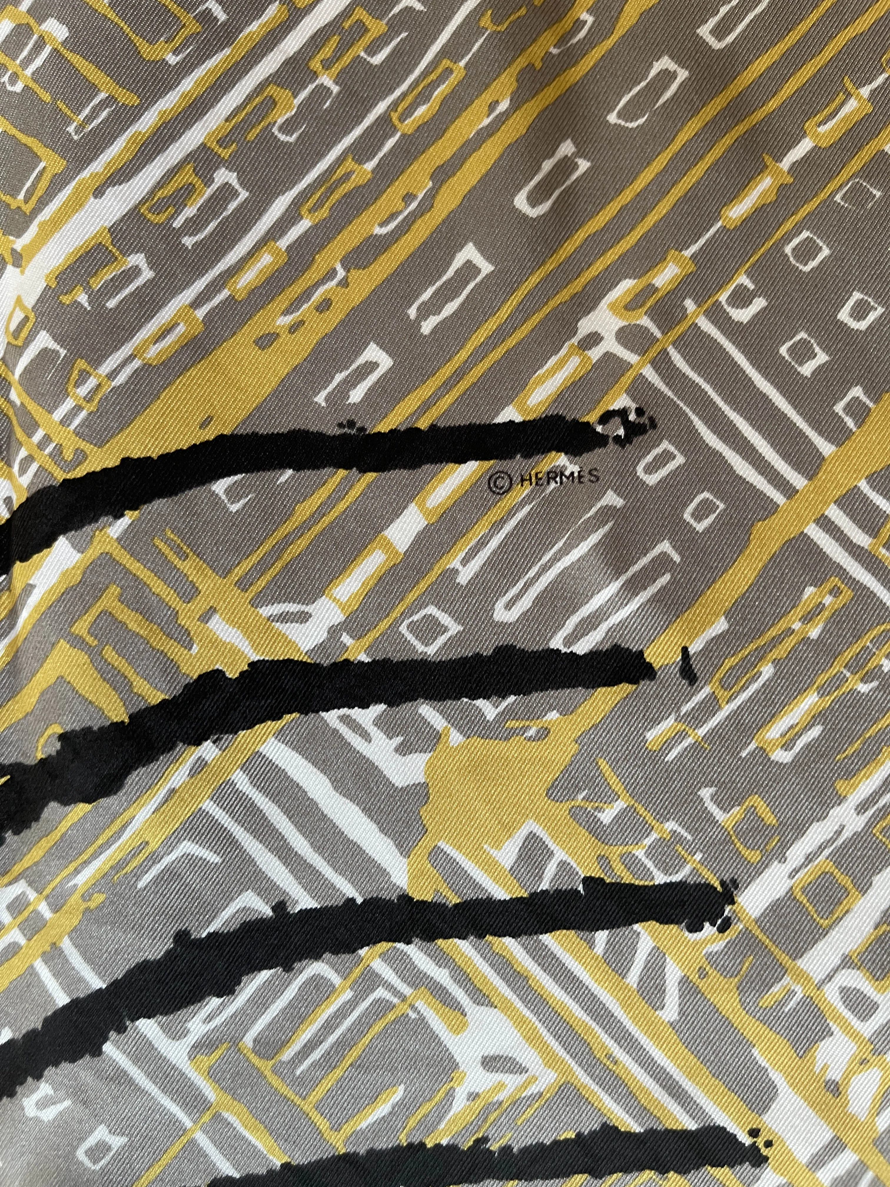Hermes COLLECTORS Black/White/Gold De Passage a New York 90cm Silk Scarf