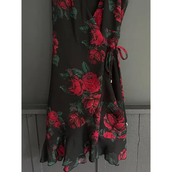 Lovers   Friends Gigi Wrap Dress in Rosebud Size Small