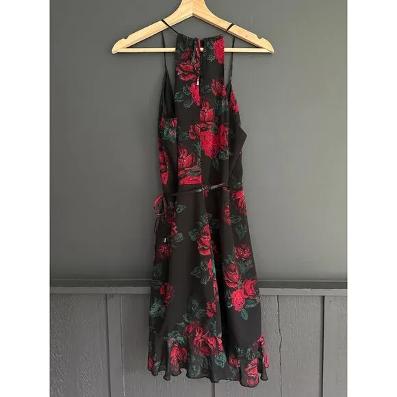 Lovers   Friends Gigi Wrap Dress in Rosebud Size Small