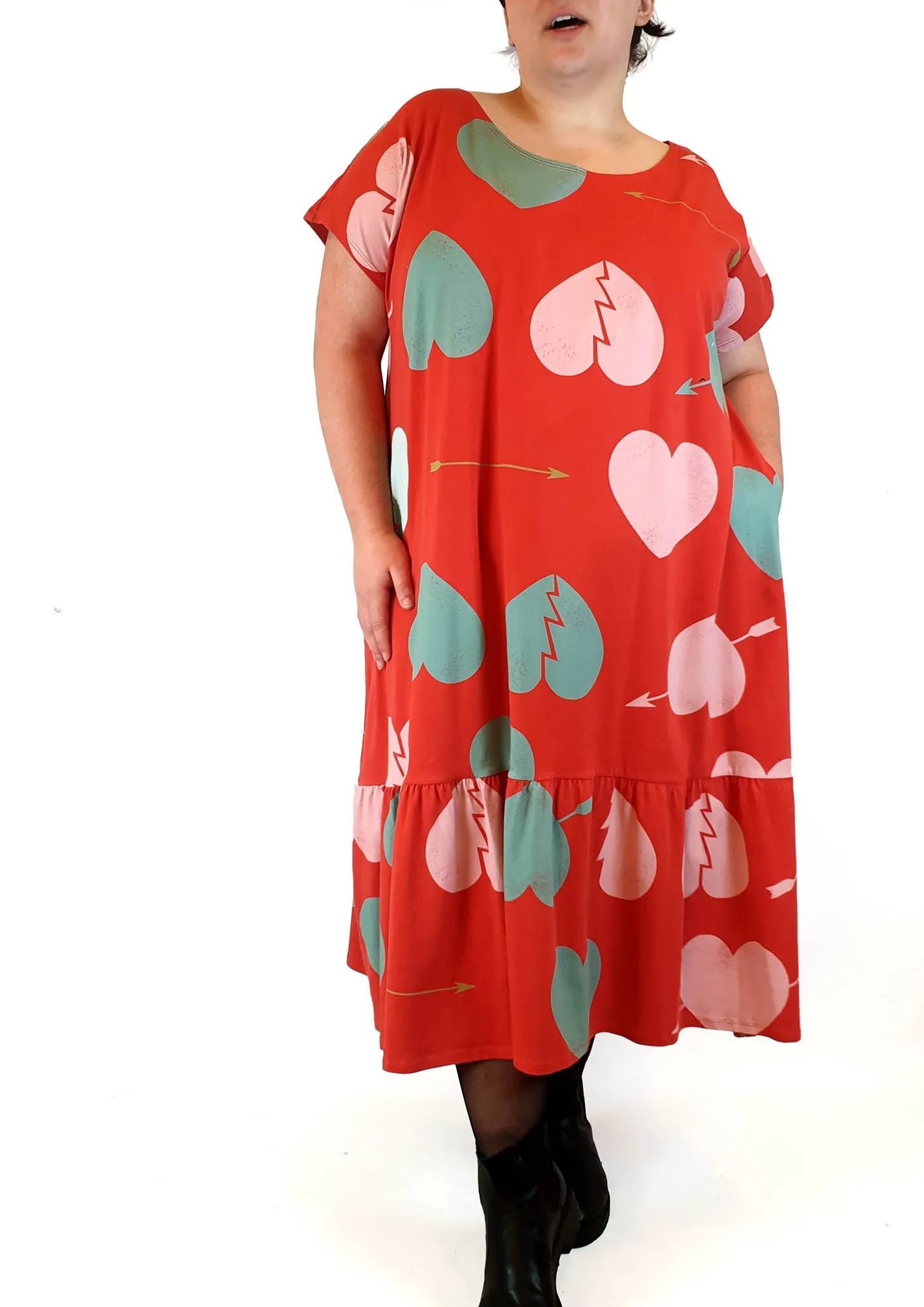 Made590 red heart print dress size 3X