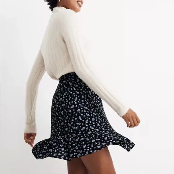Madewell Ruffle-Wrap Mini Skirt in Baby’s Breath (00)