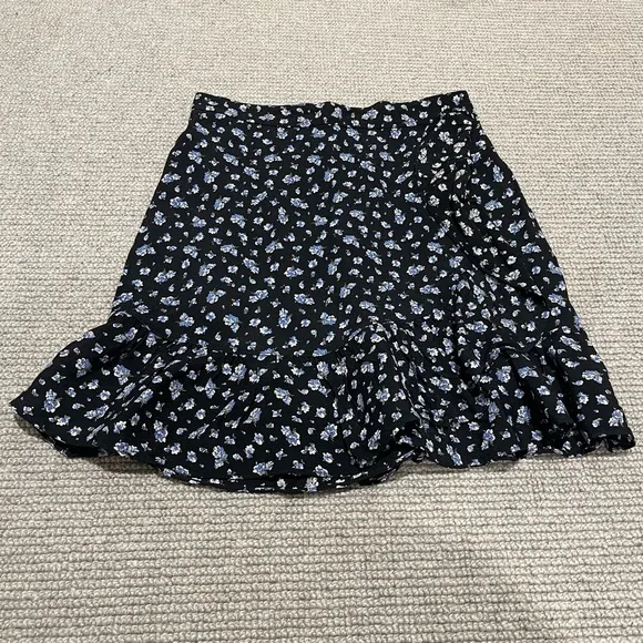Madewell Ruffle-Wrap Mini Skirt in Baby’s Breath (00)