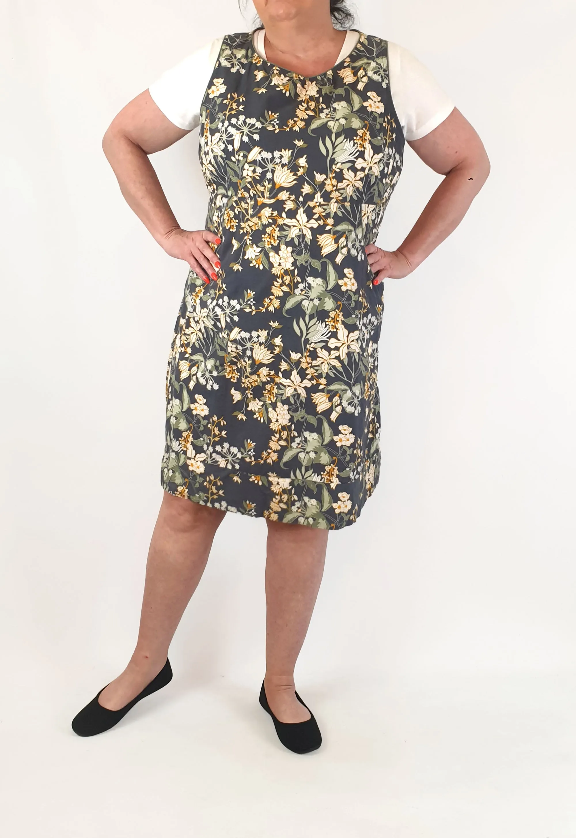 Maha She blue floral sleeveless dress size 18
