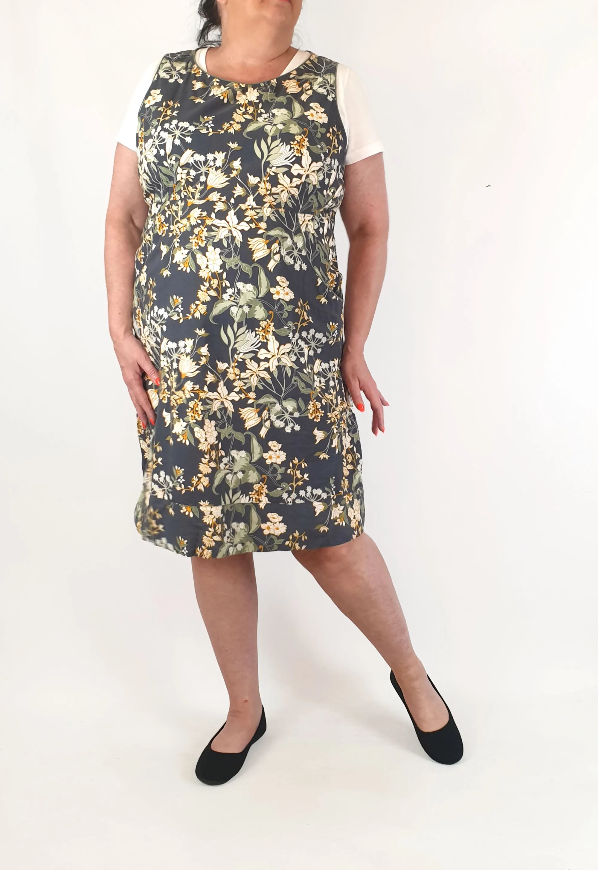 Maha She blue floral sleeveless dress size 18
