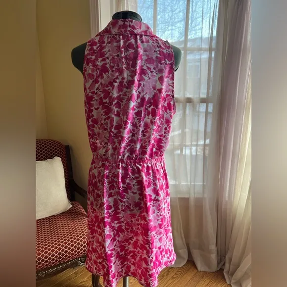 NWOT-Vince Camuto, Sleeveless Floral Wrap Dress Stretch Waist, size large