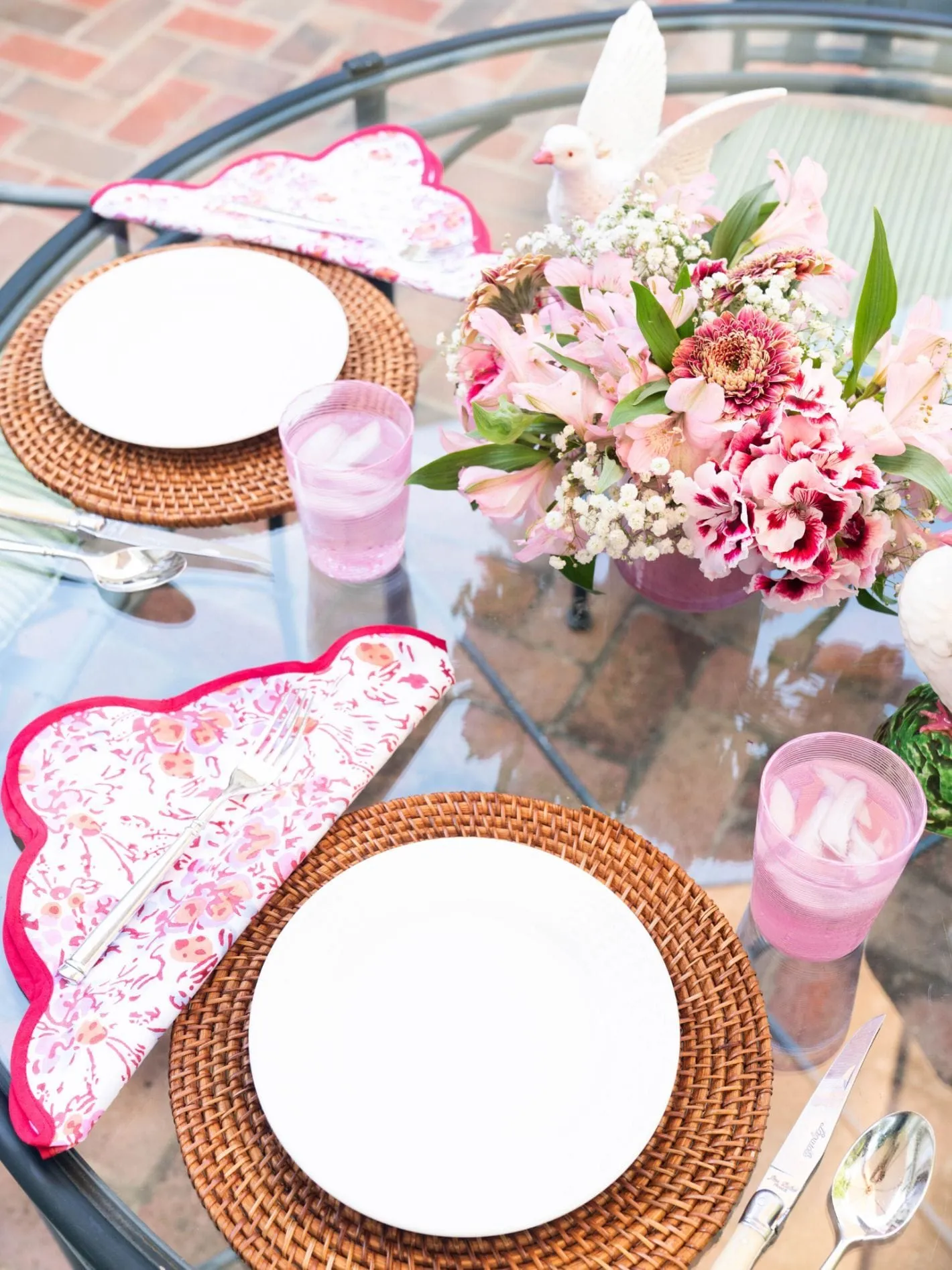 Pink Floral Scalloped Placemat and Napkin (Set of 4)