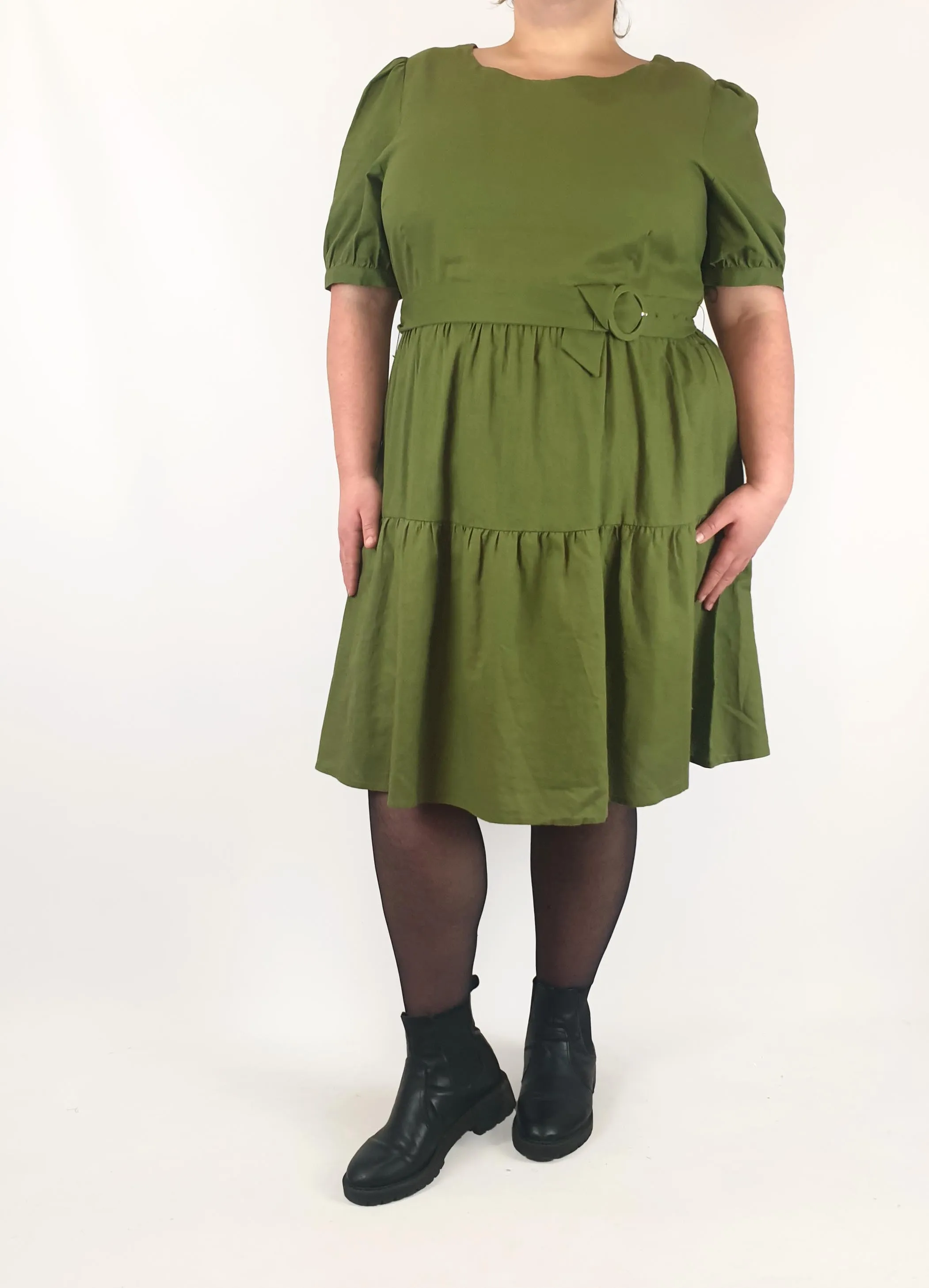 Princess Highway green half sleeve tiered dress size 20