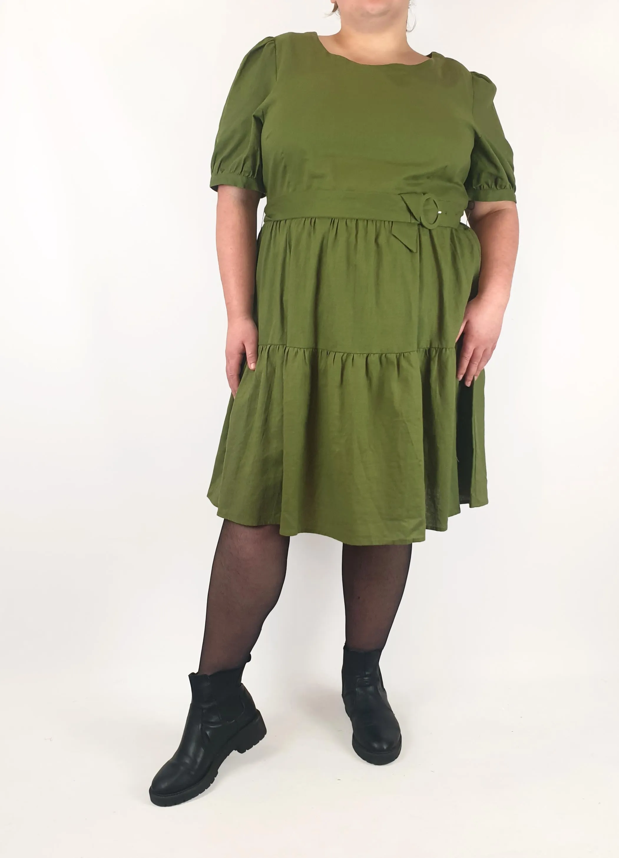 Princess Highway green half sleeve tiered dress size 20