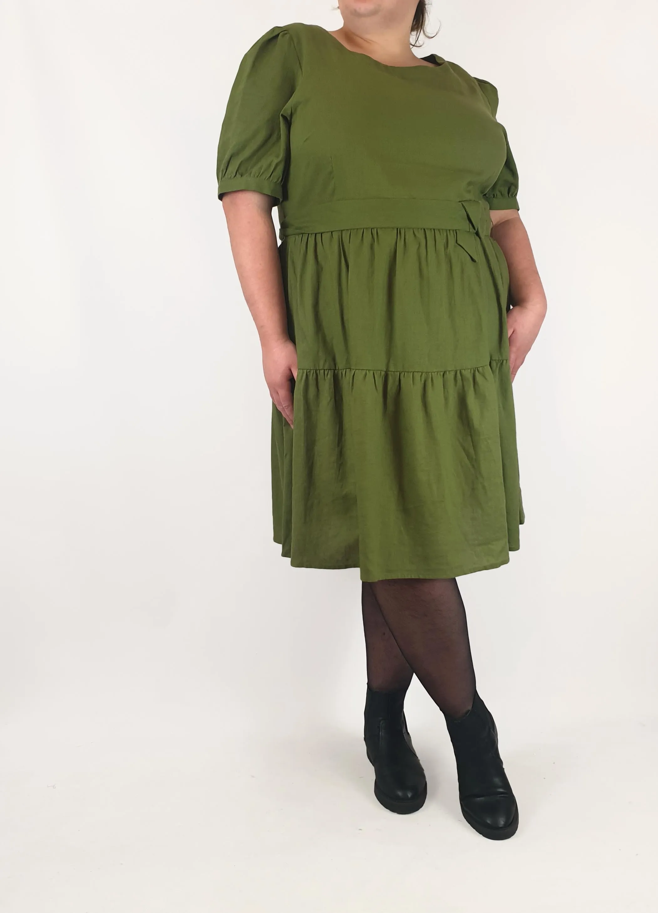 Princess Highway green half sleeve tiered dress size 20