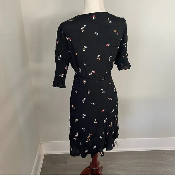 Rails Amiee Kyoto Floral Wrap Dress Black Medium 3/4 Flutter sleeve