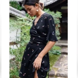 Rails Amiee Kyoto Floral Wrap Dress Black Medium 3/4 Flutter sleeve