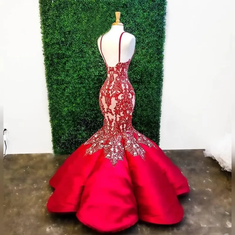 Red Mermaid Deep V Neck Lace Appliques Mermaid Prom Dresses