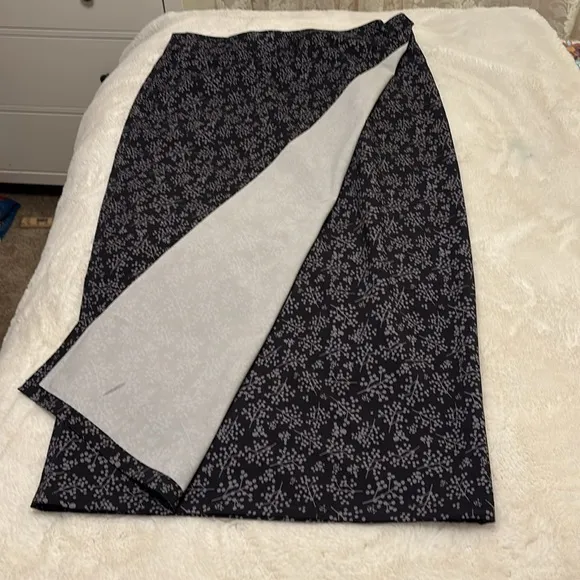 Ripskirt Hawaii Black and White Wrap Skirt