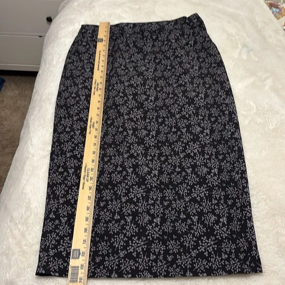 Ripskirt Hawaii Black and White Wrap Skirt