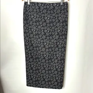 Ripskirt Hawaii Black and White Wrap Skirt