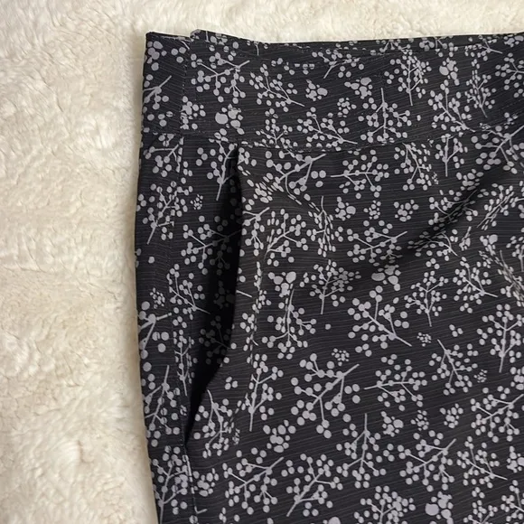 Ripskirt Hawaii Black and White Wrap Skirt