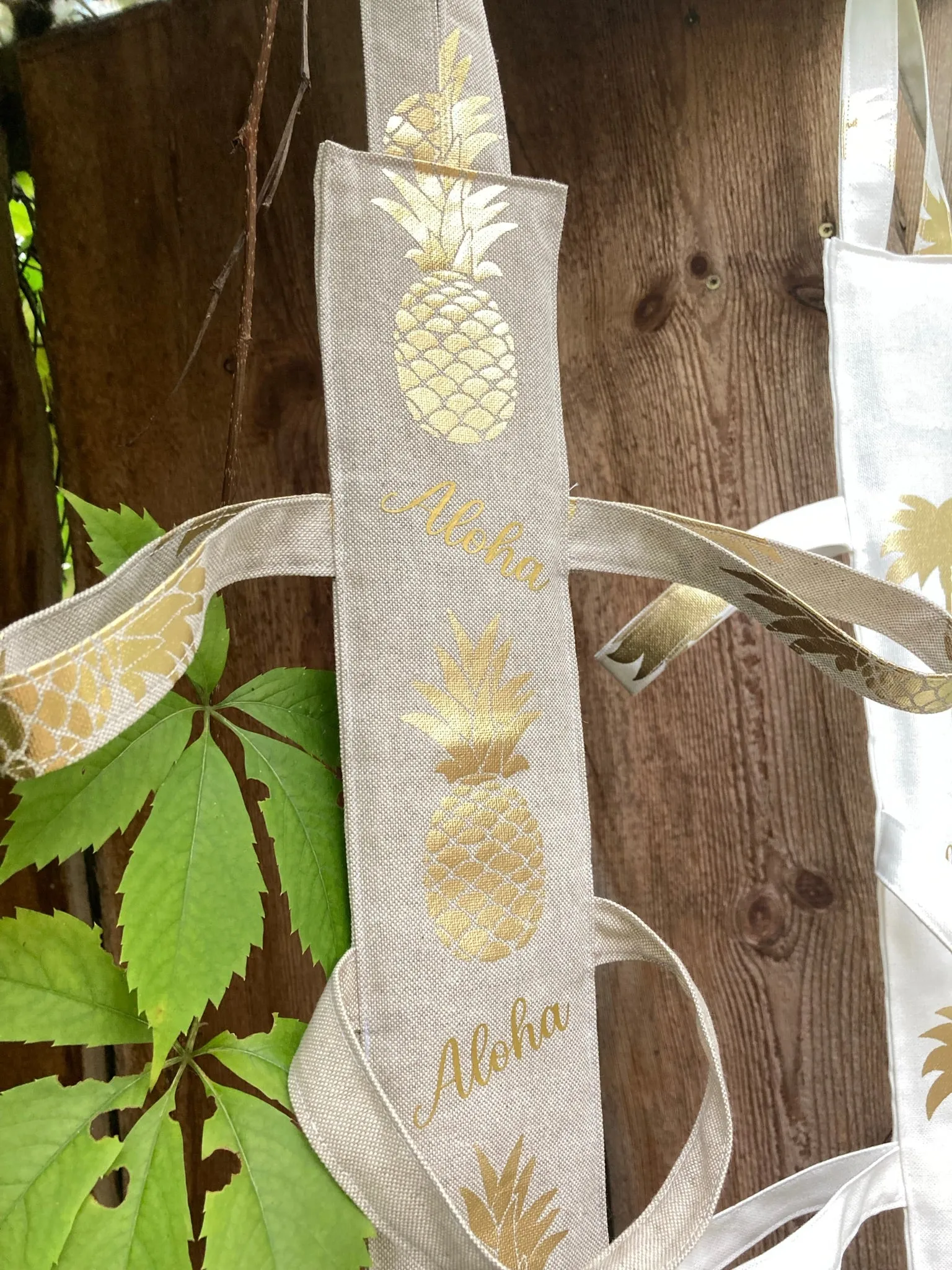 SCARF HOLDER - beige Pineapple   Aloha
