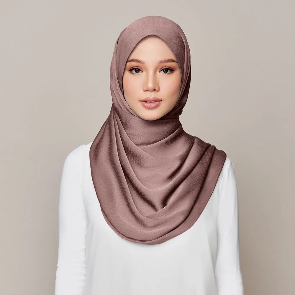 Sofya in Peppercorn
