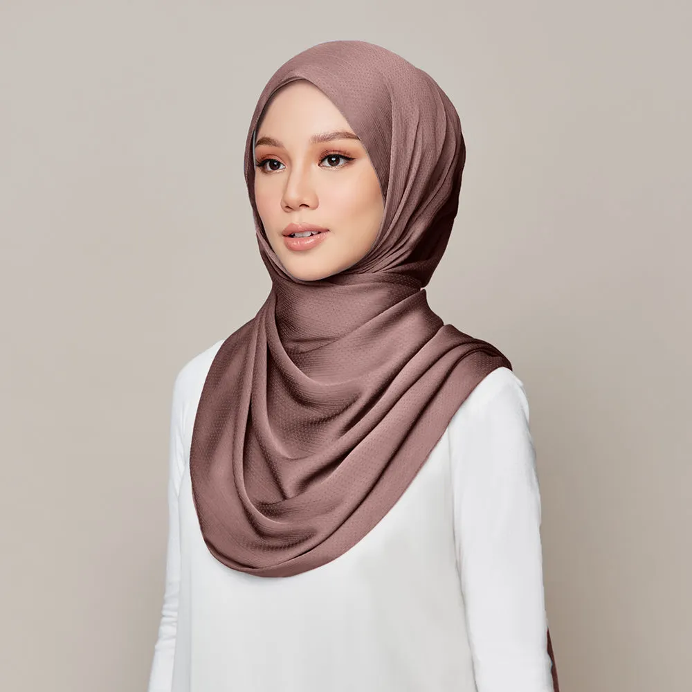 Sofya in Peppercorn