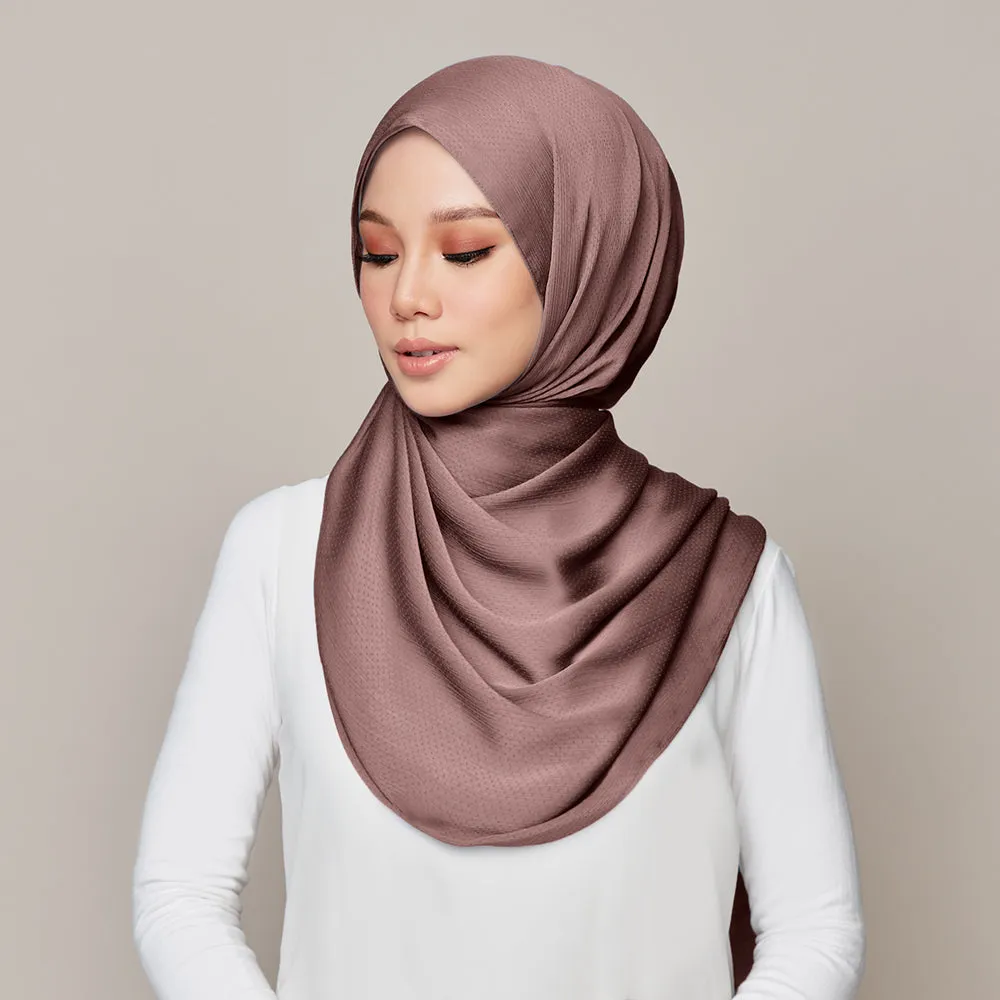 Sofya in Peppercorn