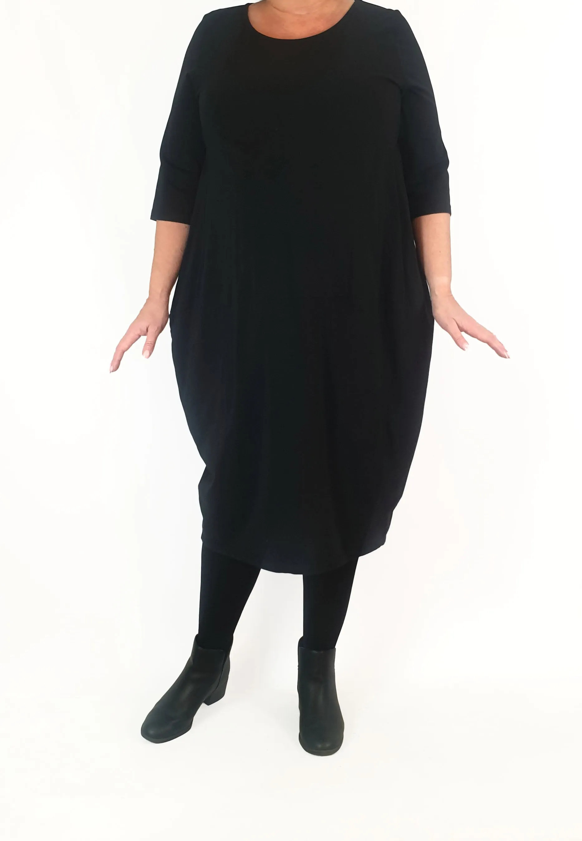 Tirelli black half sleeve dress size XL