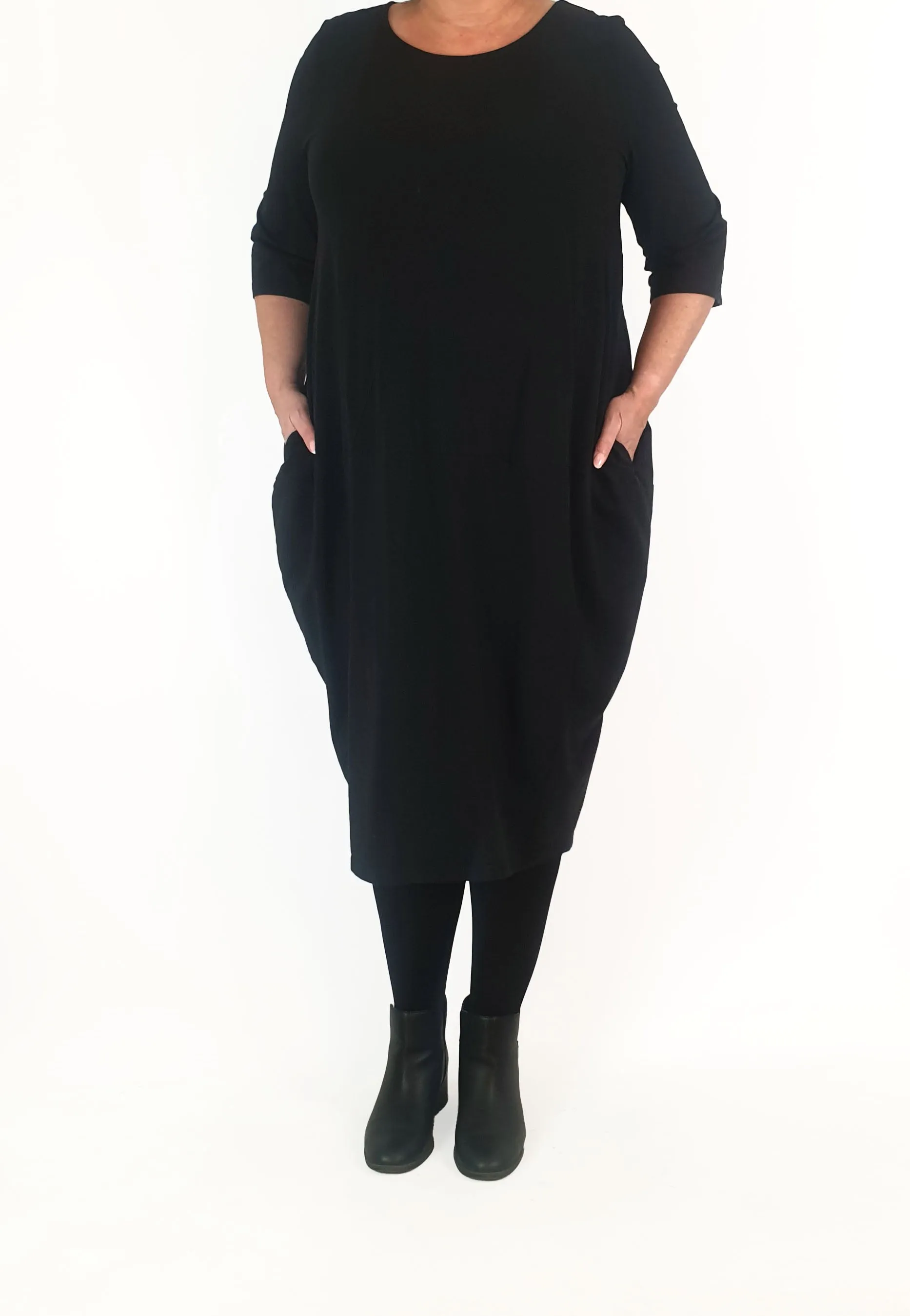 Tirelli black half sleeve dress size XL
