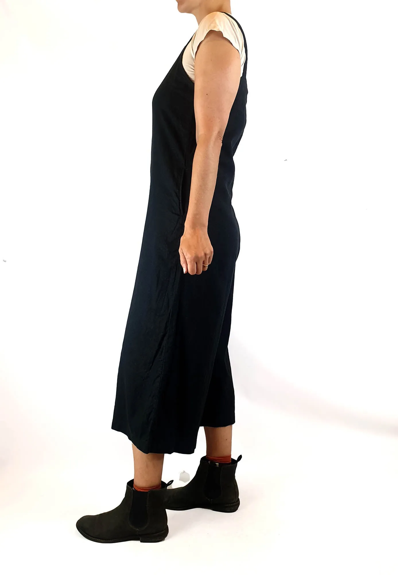 Uniqlo black linen mix sleeveless jumpsuit size XS, best fits size 8