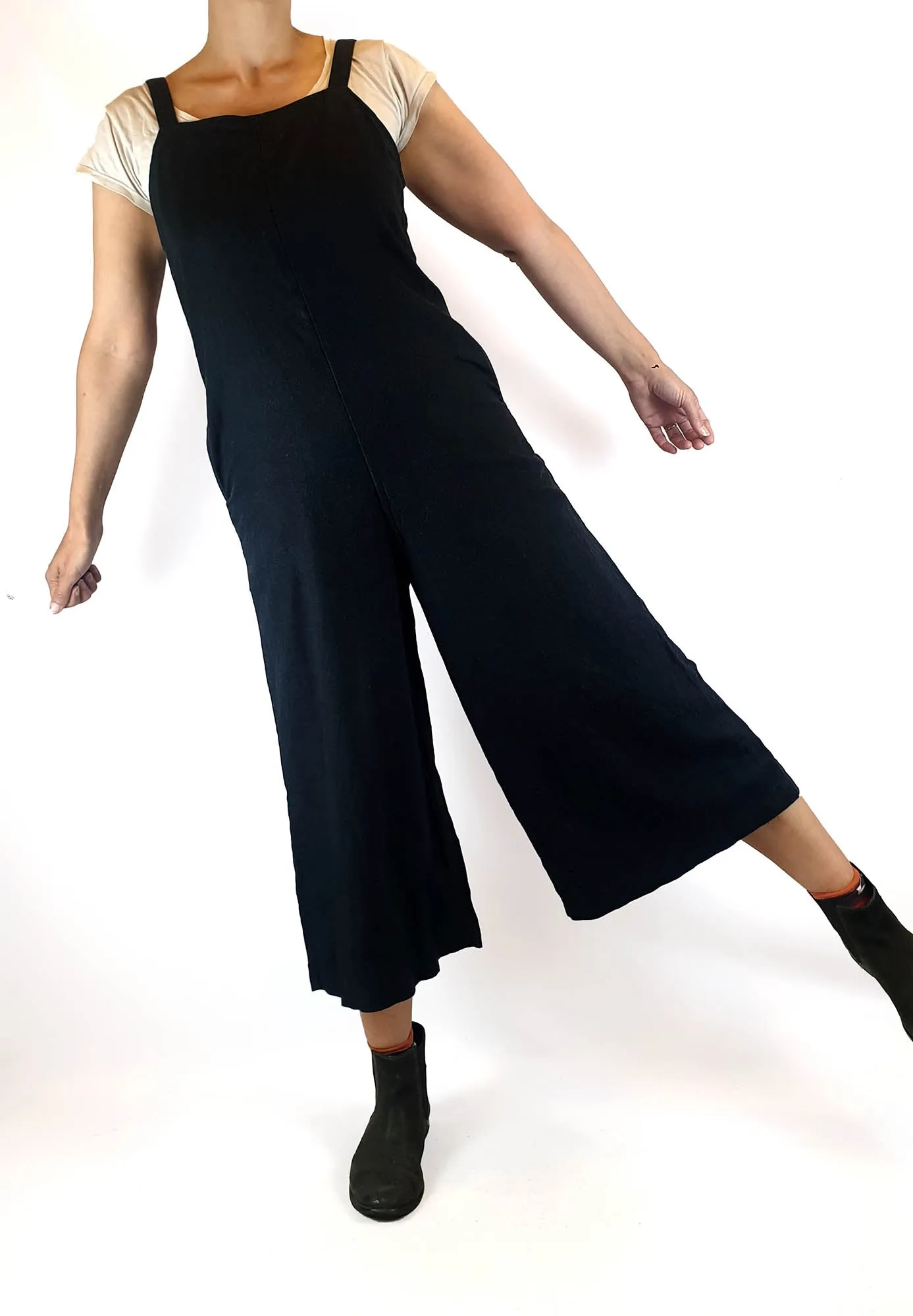Uniqlo black linen mix sleeveless jumpsuit size XS, best fits size 8