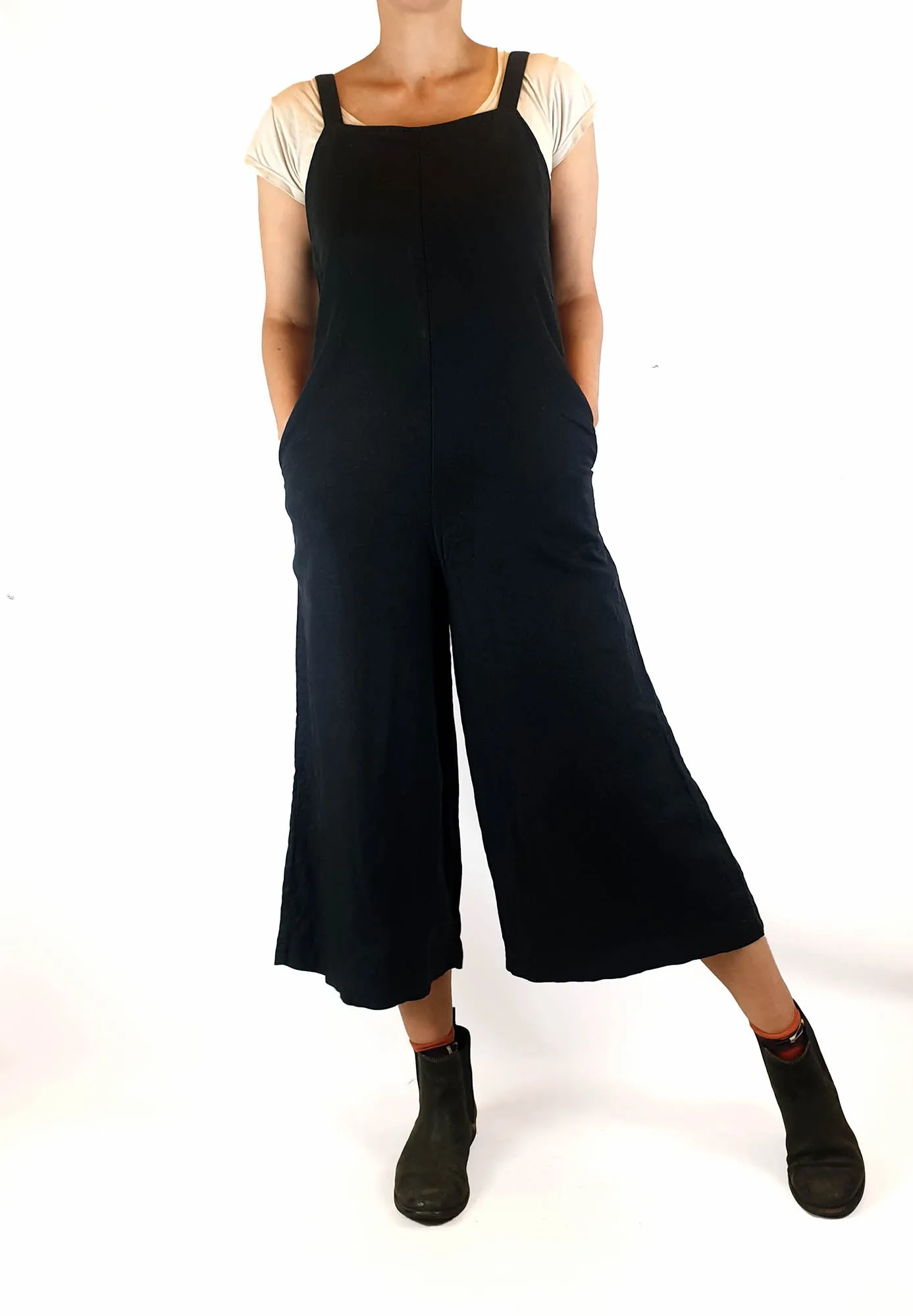 Uniqlo black linen mix sleeveless jumpsuit size XS, best fits size 8