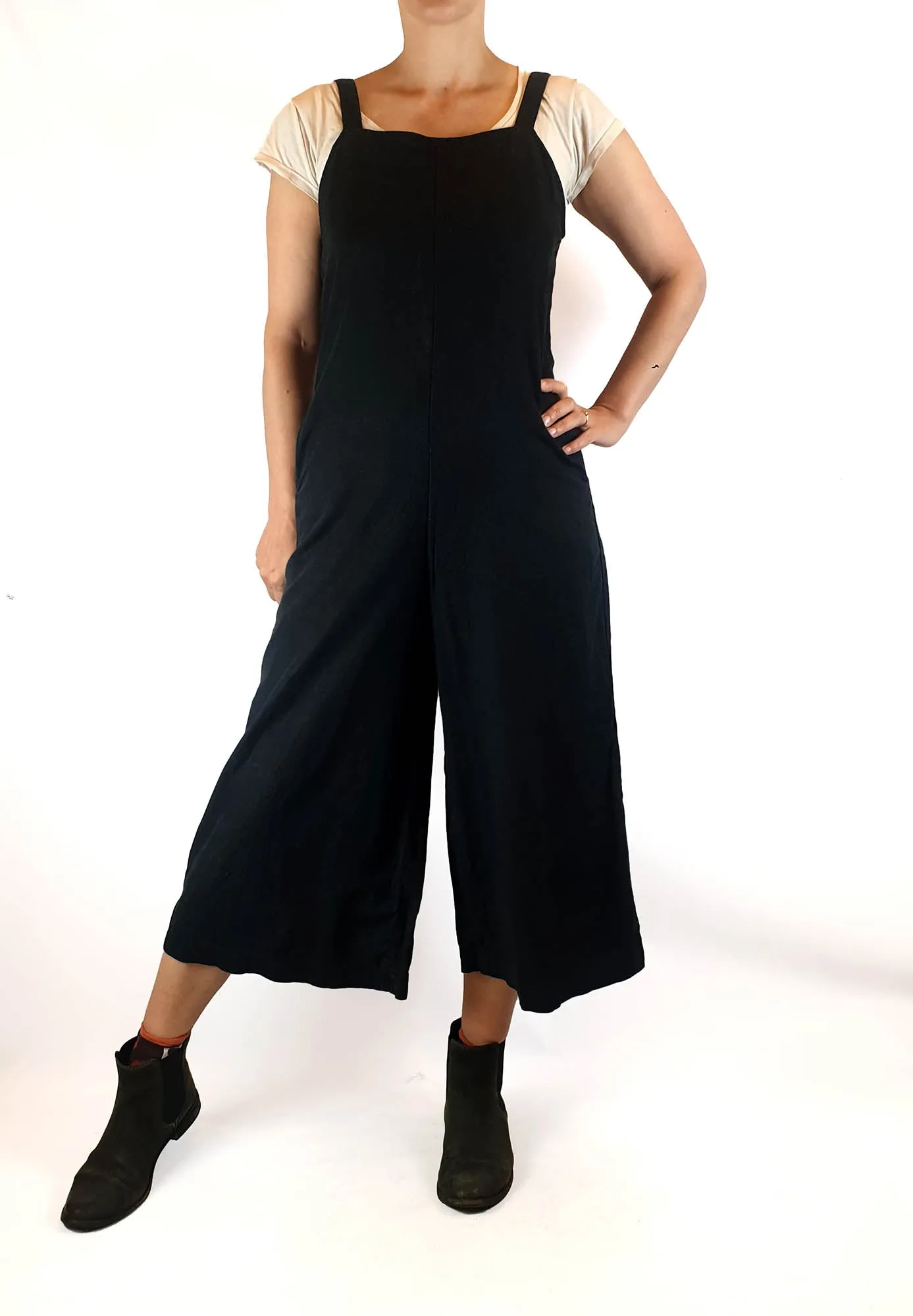 Uniqlo black linen mix sleeveless jumpsuit size XS, best fits size 8