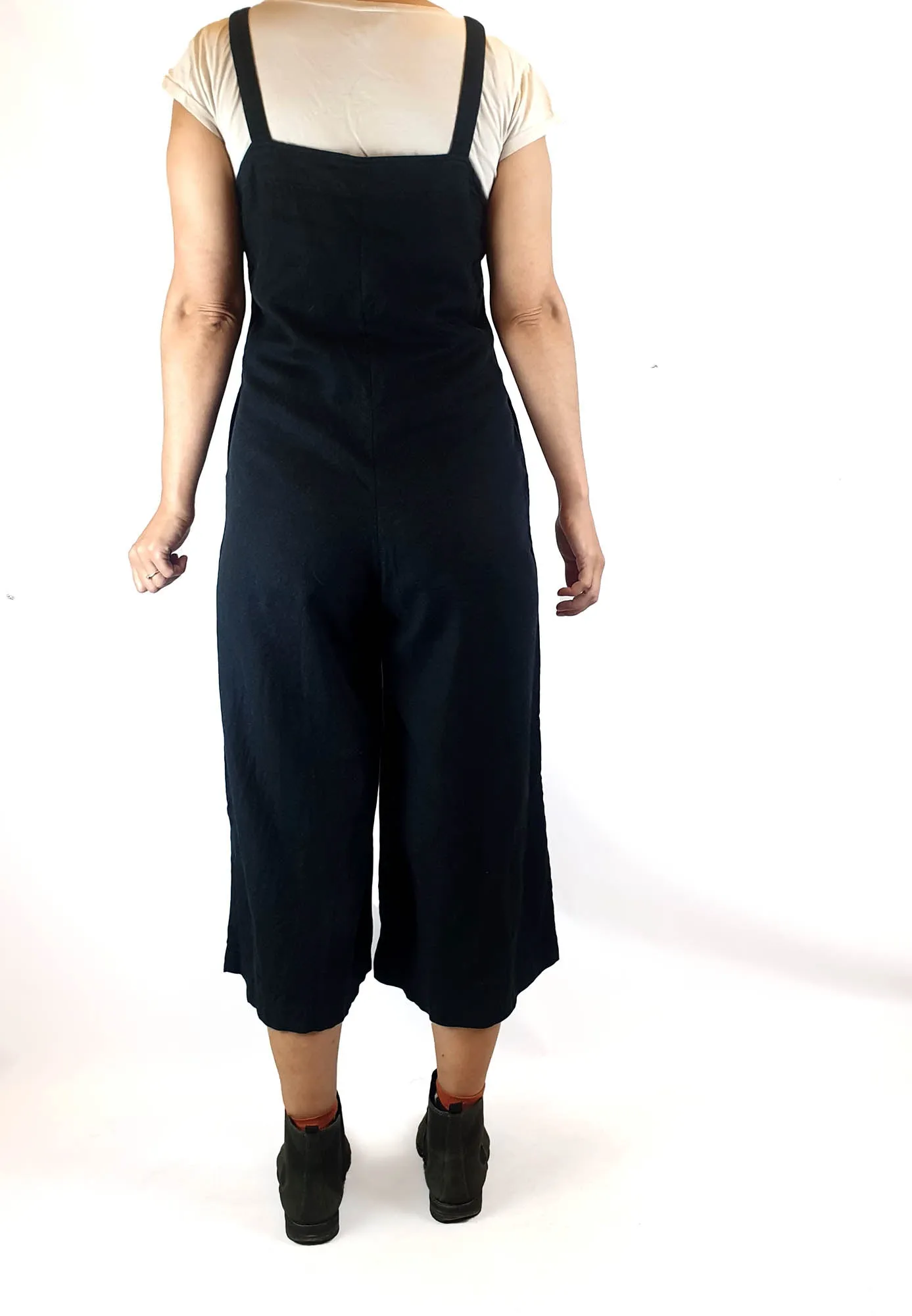 Uniqlo black linen mix sleeveless jumpsuit size XS, best fits size 8